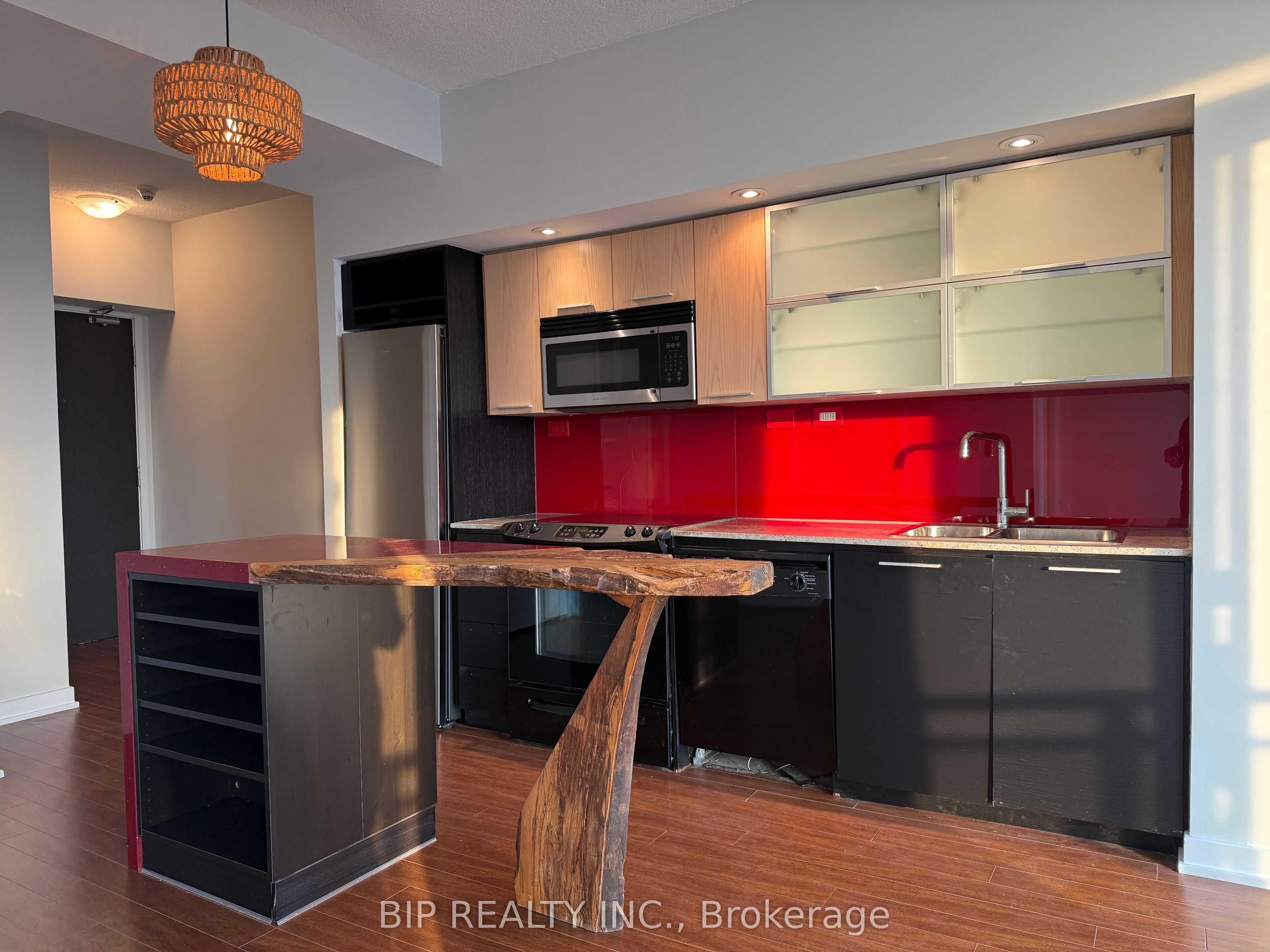 25 Capreol Court 3308, Toronto, ON M5V 3Z7 photo 5