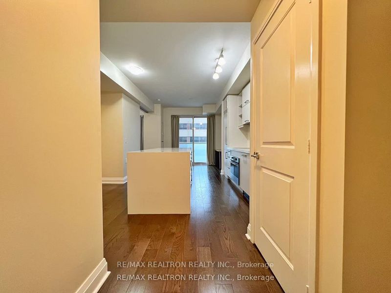 1080 Bay Street 1401, Toronto, ON M5S 0A5 photo 2