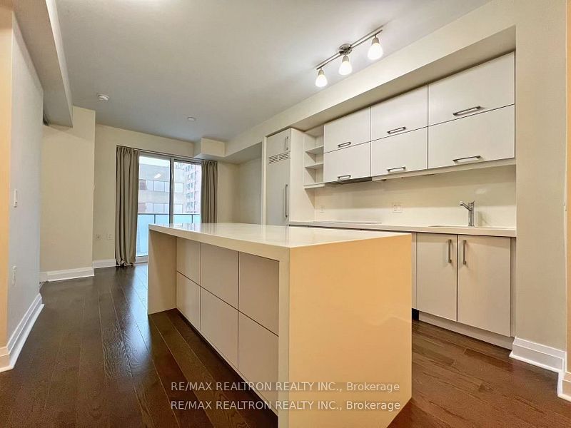 1080 Bay Street 1401, Toronto, ON M5S 0A5 photo 5