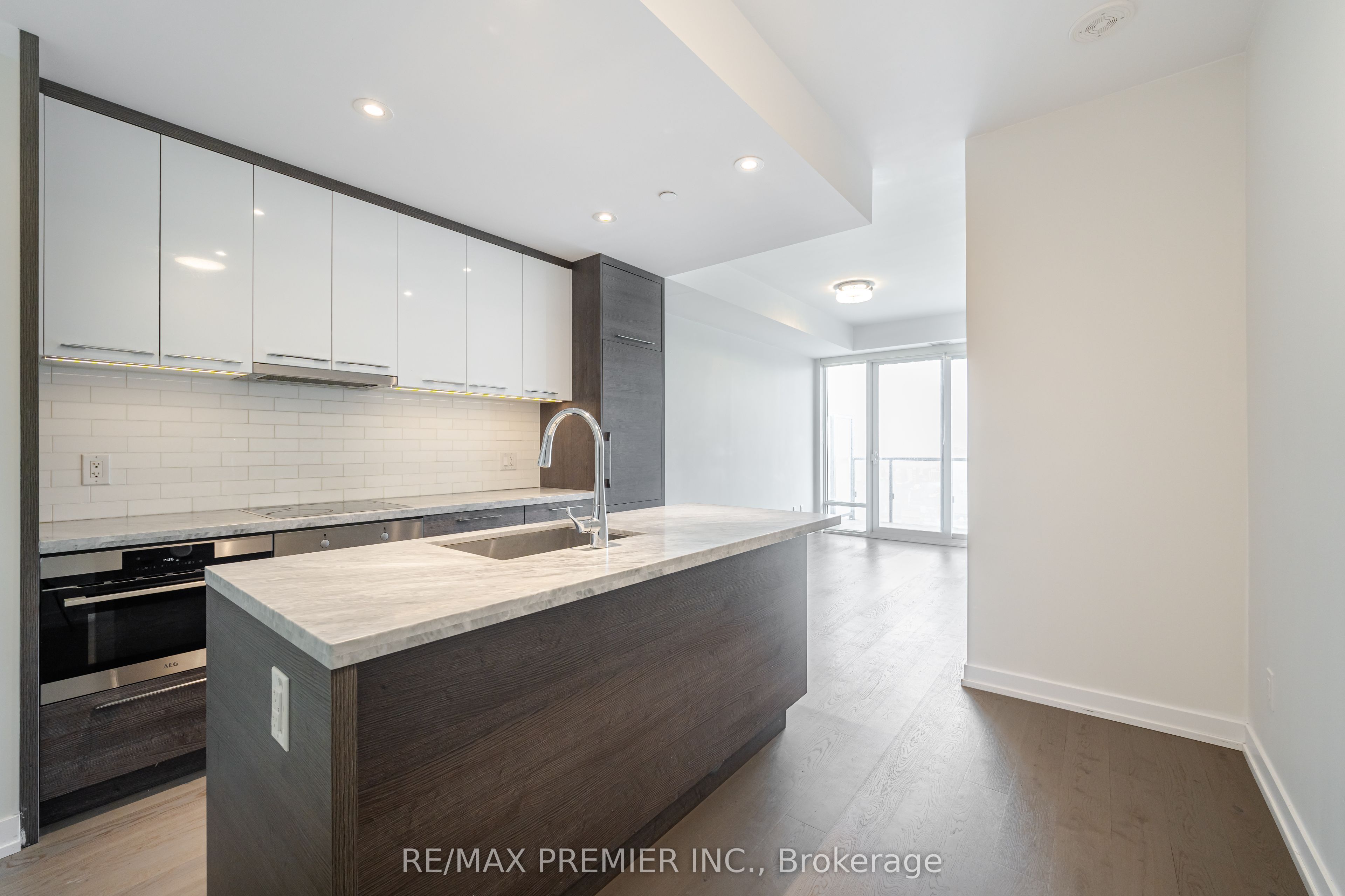 488 University Avenue 3201, Toronto, ON M5G 0C1 photo 4