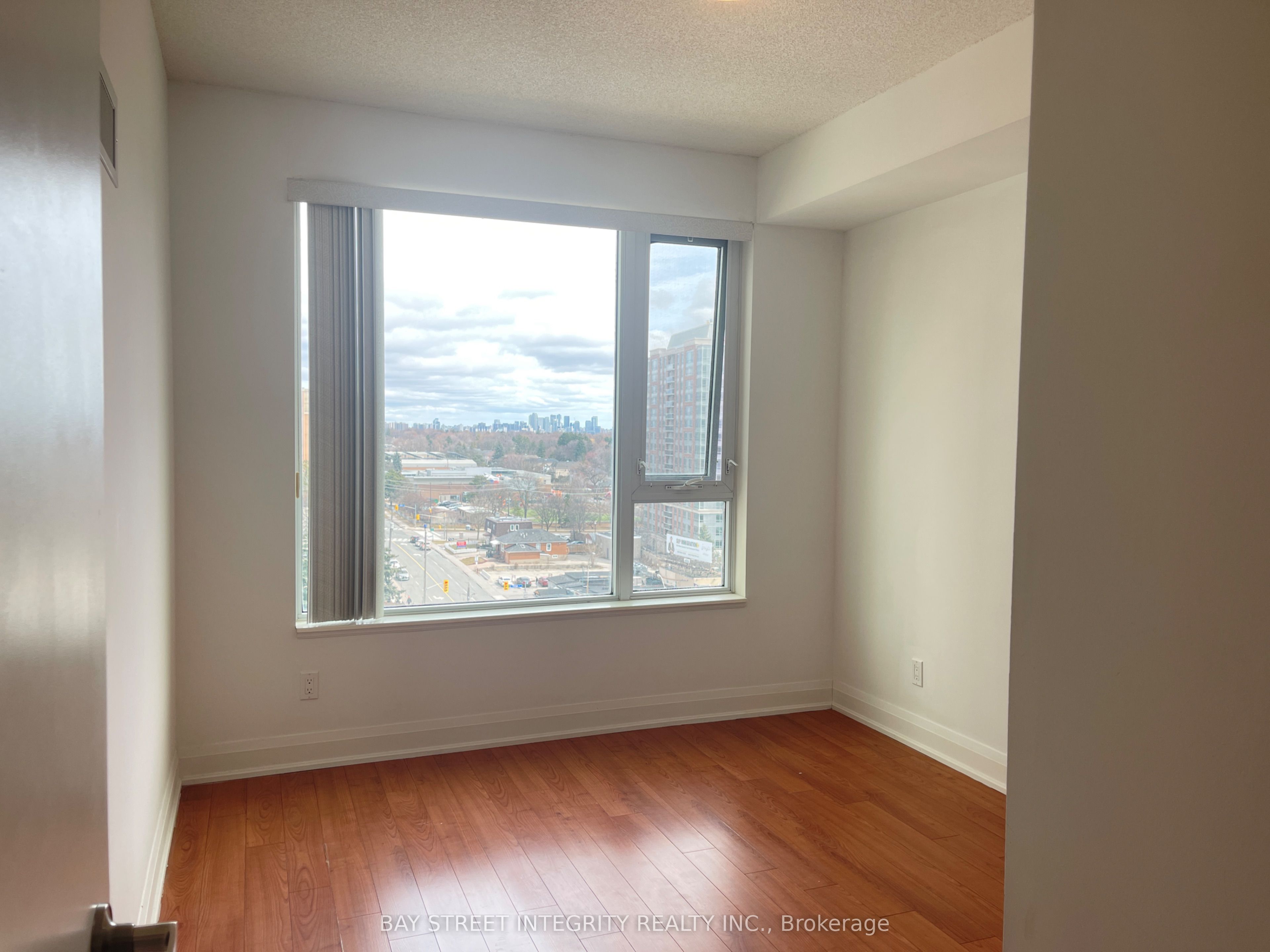 68 Canterbury Place 1001, Toronto, ON M2N 0H8 photo 2