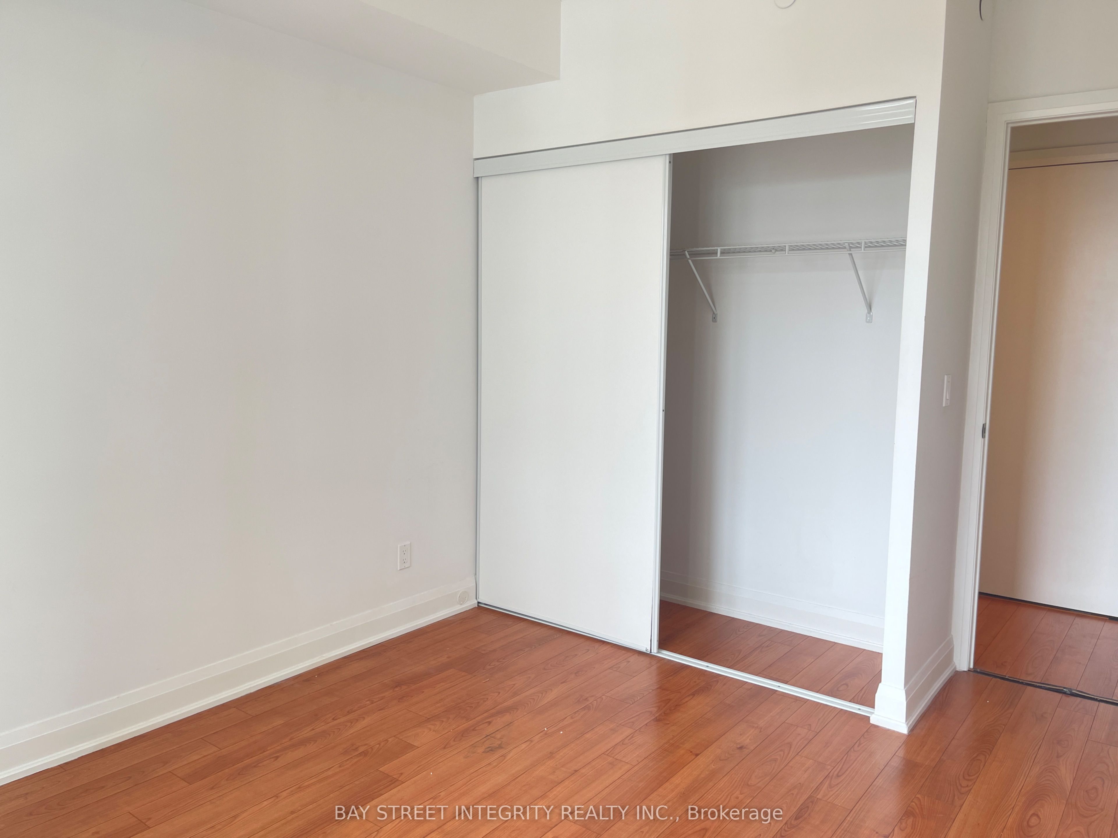 68 Canterbury Place 1001, Toronto, ON M2N 0H8 photo 3