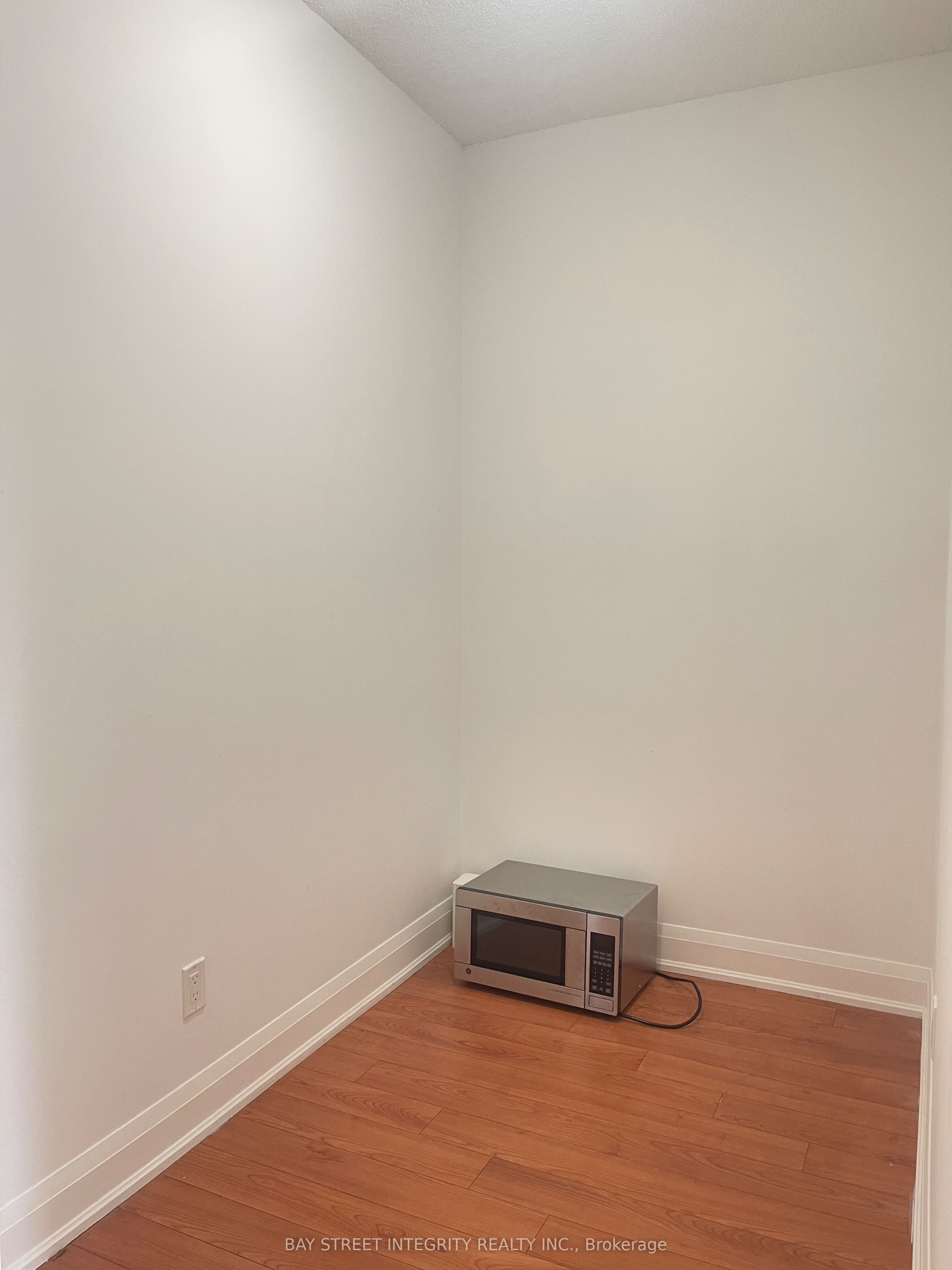 68 Canterbury Place 1001, Toronto, ON M2N 0H8 photo 4