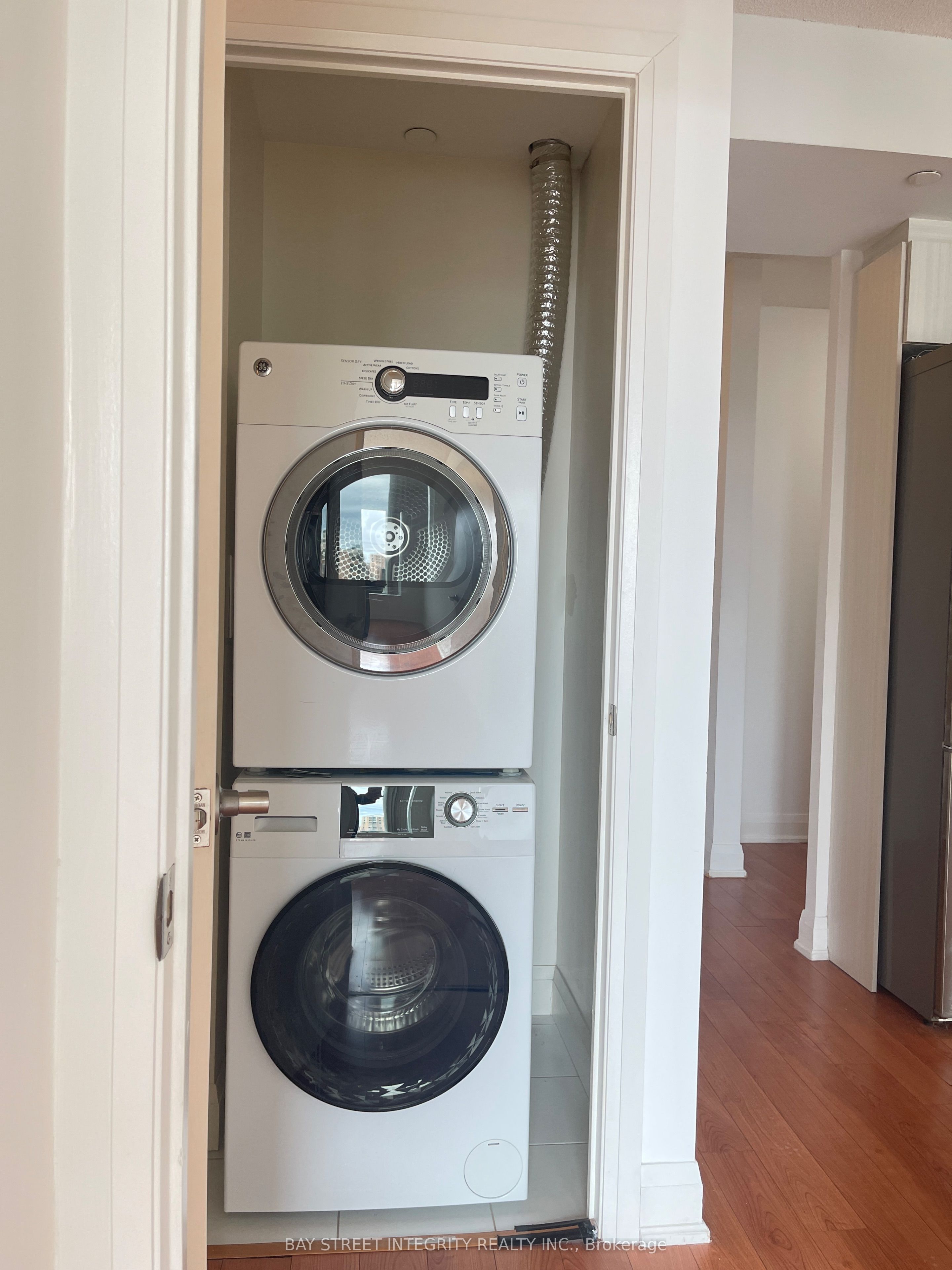 68 Canterbury Place 1001, Toronto, ON M2N 0H8 photo 5