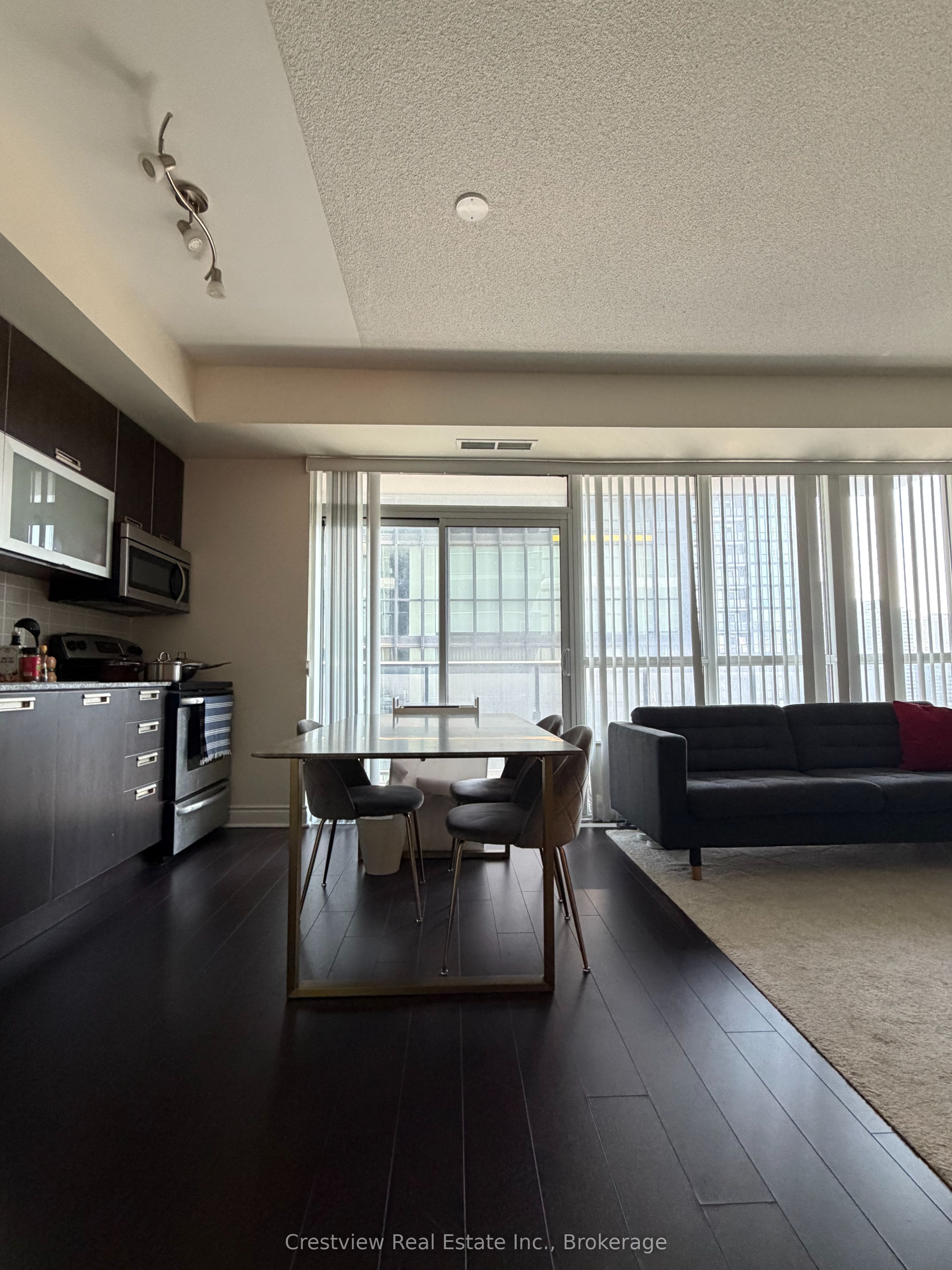 28 Ted Rogers Way 1903, Toronto, ON M4Y 2J4 photo 4