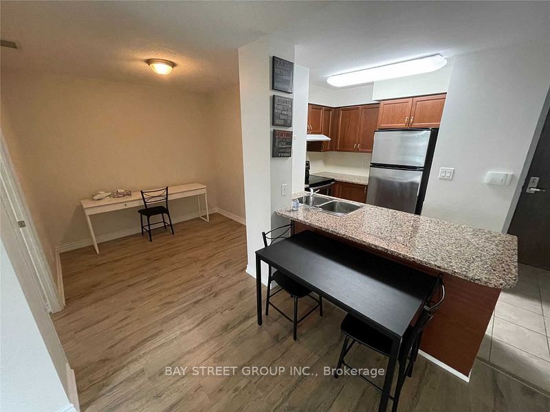 35 Hollywood Avenue 217, Toronto, ON M2N 0A9 photo 3