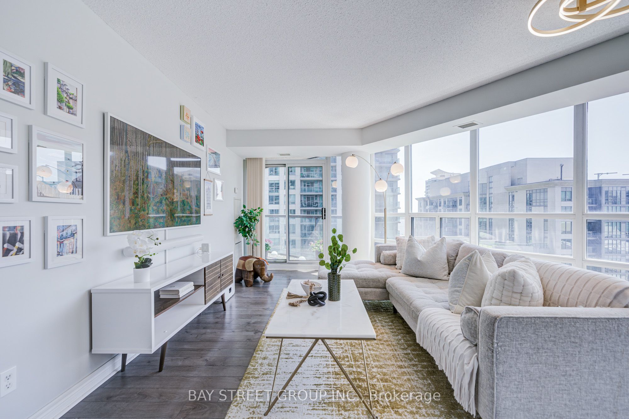 30 Grand Trunk Crescent 1811, Toronto, ON M5J 3A4 photo 2