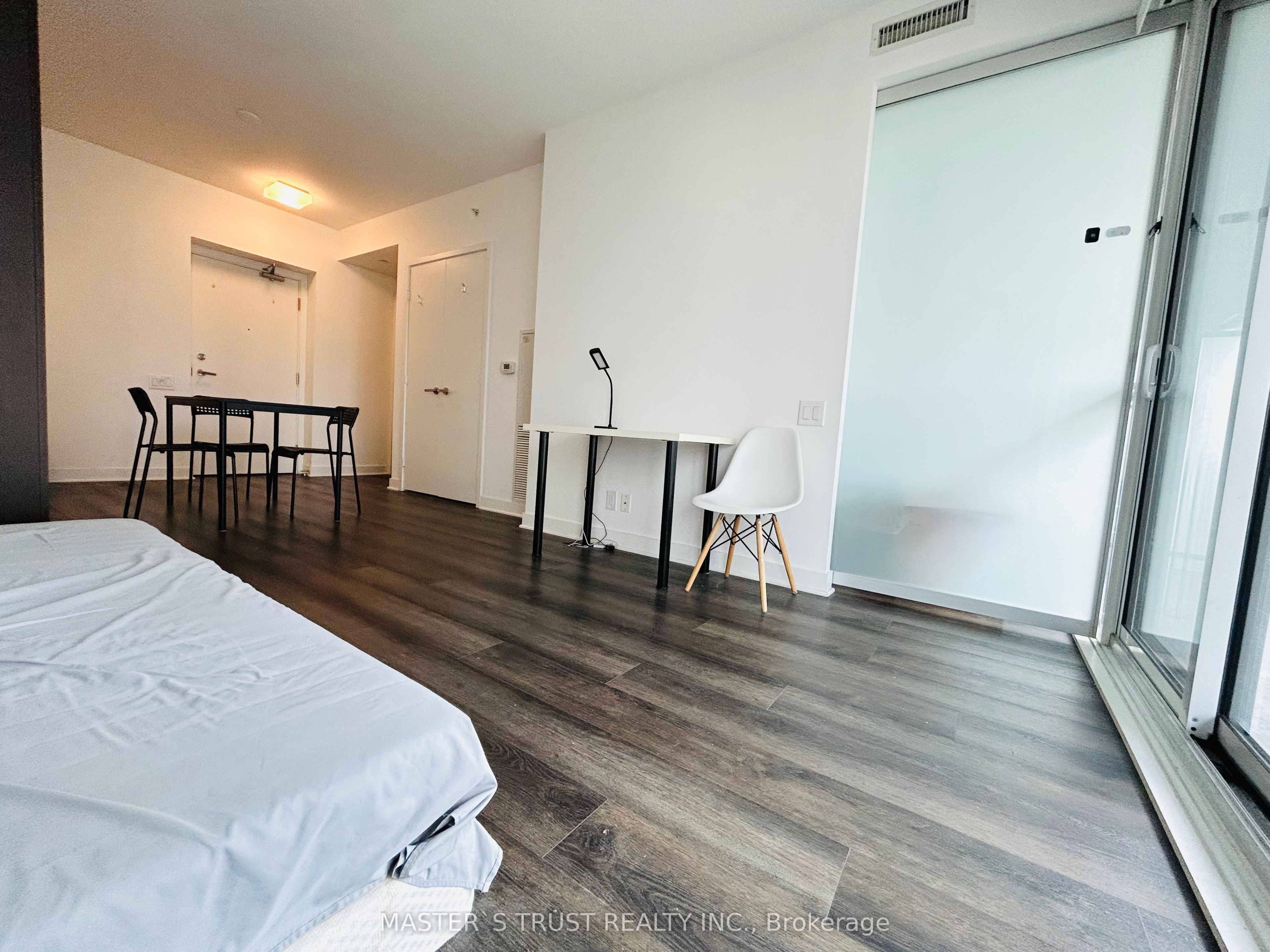 15 Grenville Street 1708, Toronto, ON M4Y 1A1 photo 4