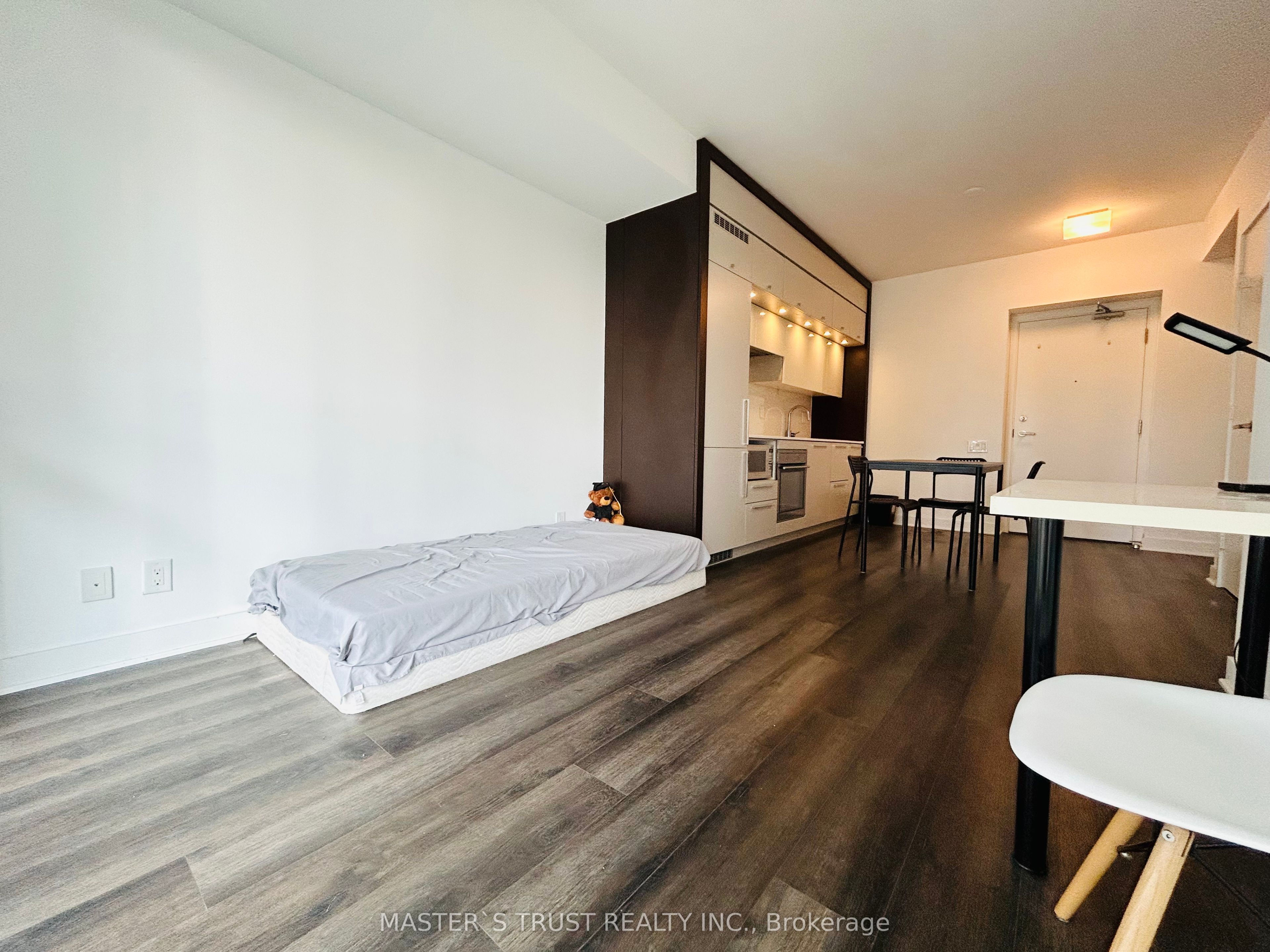 15 Grenville Street 1708, Toronto, ON M4Y 1A1 photo 5
