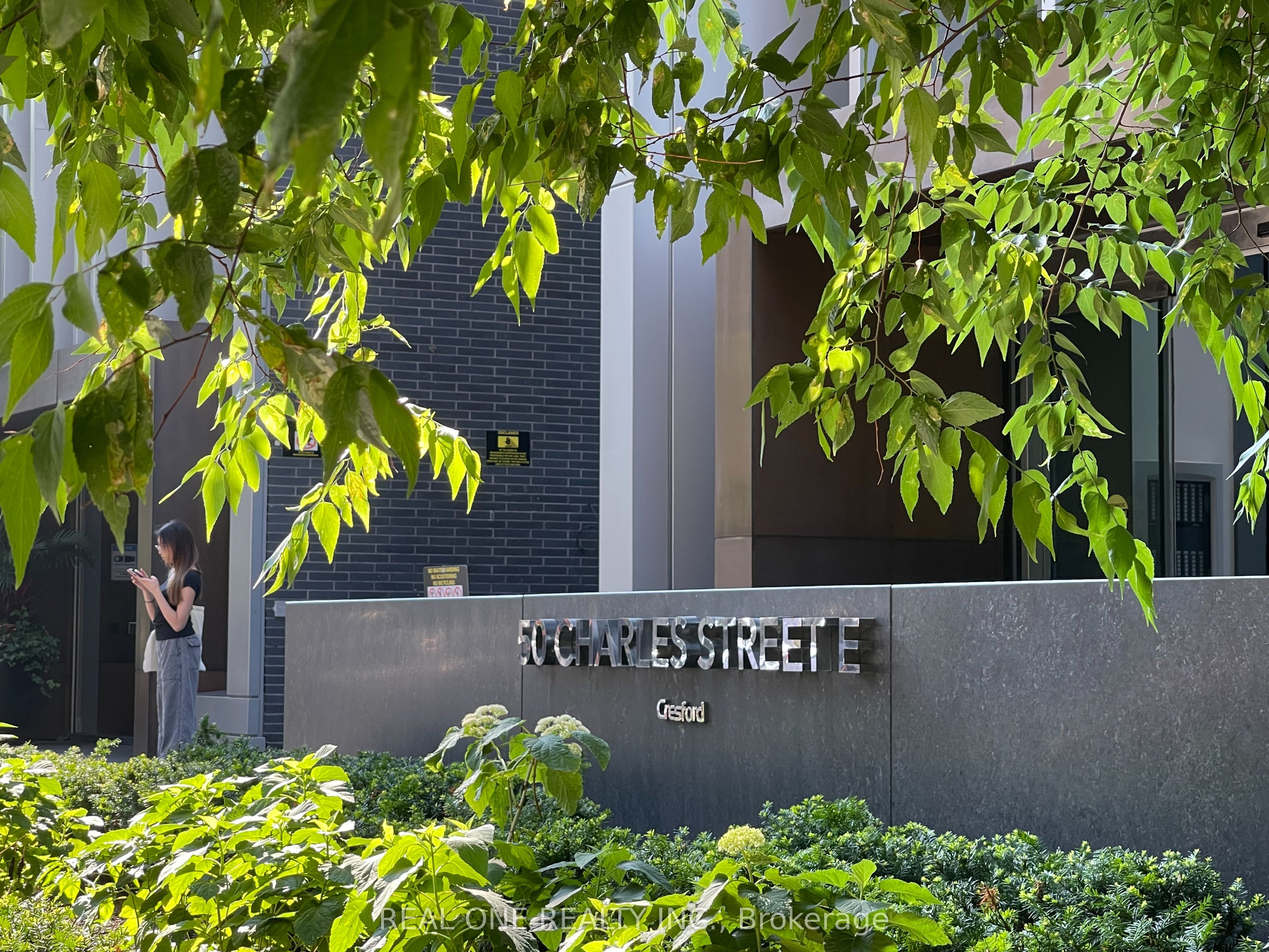 50 Charles Street E 1505, Toronto, ON M4Y 0C3 photo 2
