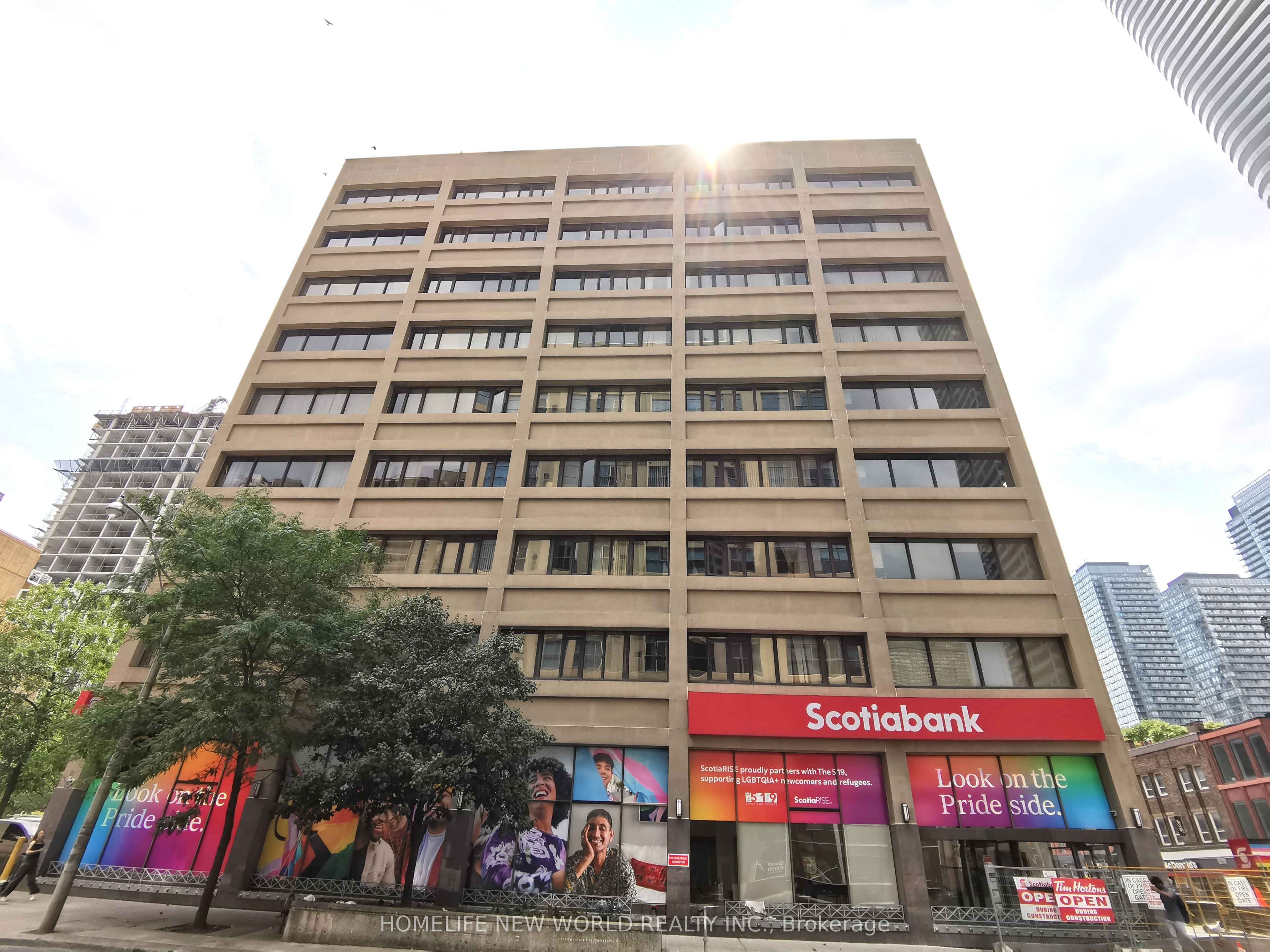 555 Yonge Street 513, Toronto, ON M4Y 3A6