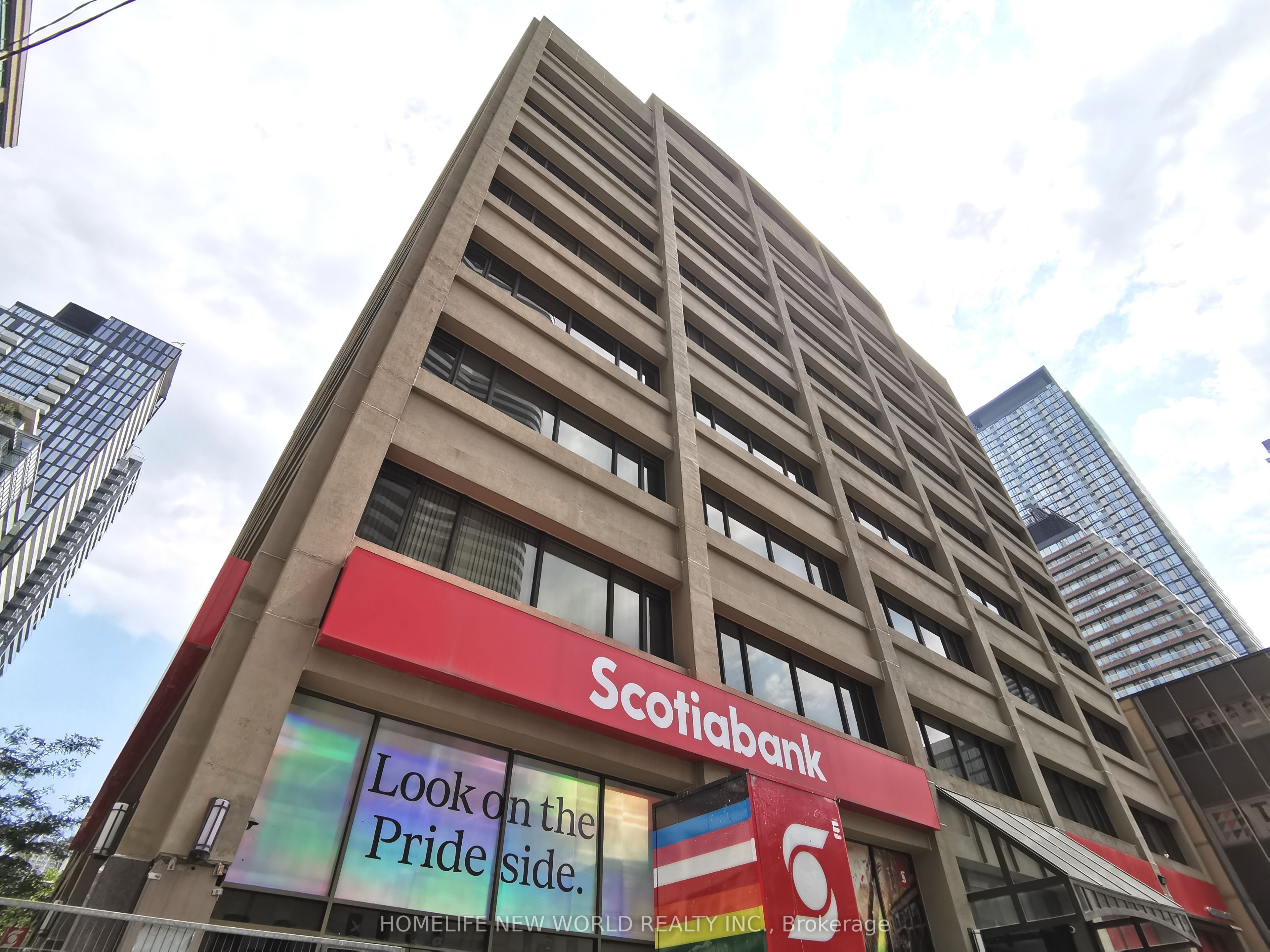 555 Yonge Street 513, Toronto, ON M4Y 3A6 photo 2