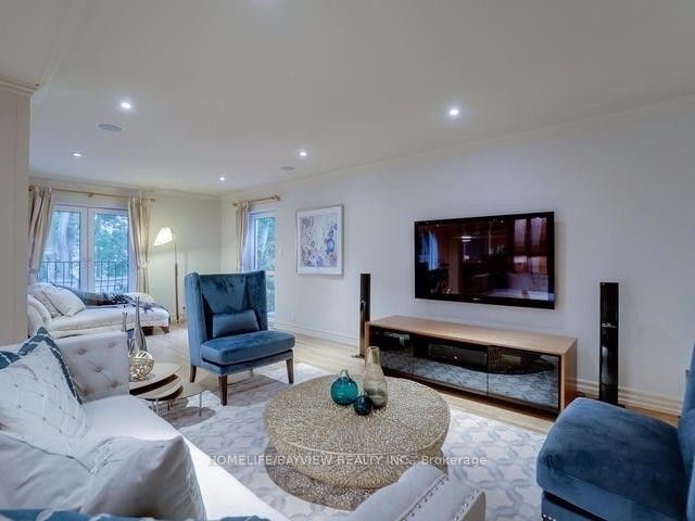 45 Aldershot Crescent, Toronto, ON M2P 1L7 photo 3