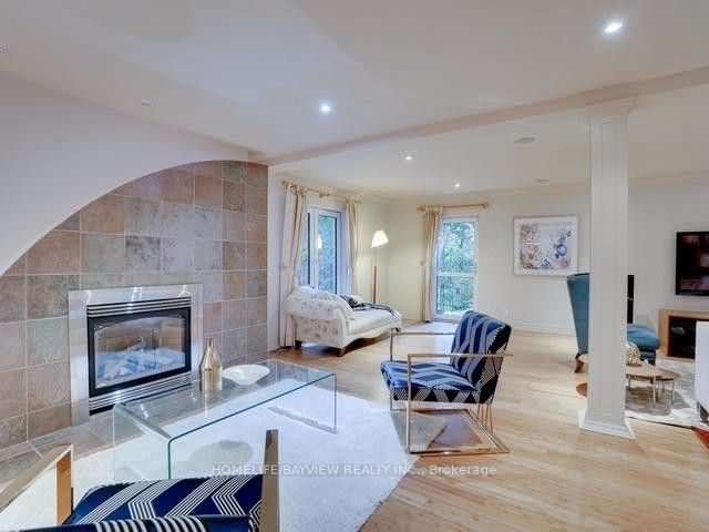 45 Aldershot Crescent, Toronto, ON M2P 1L7 photo 4