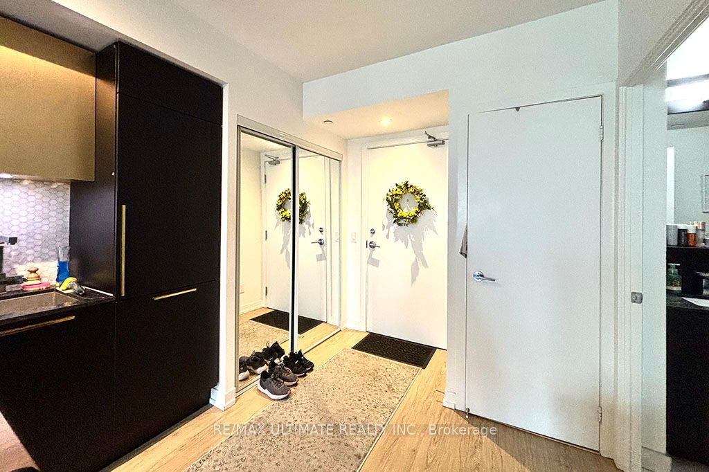 85 Wood Street 1508, Toronto, ON M5E 1T3 photo 4