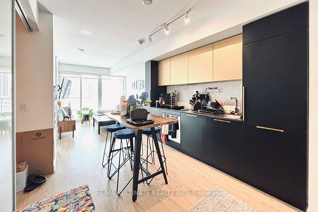 85 Wood Street 1508, Toronto, ON M5E 1T3 photo 5