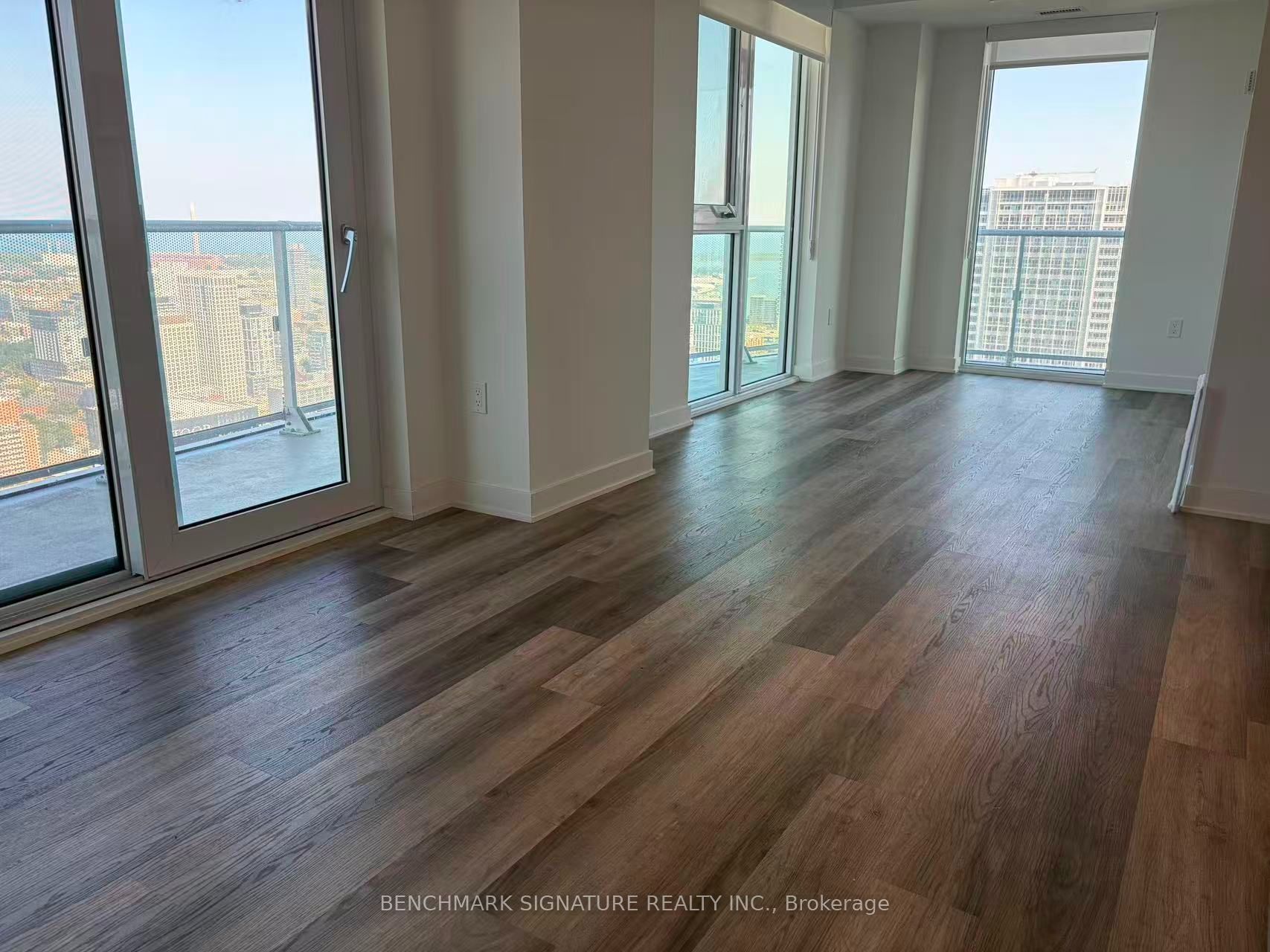 100 Dalhousie Street 5007, Toronto, ON M5B 0C7