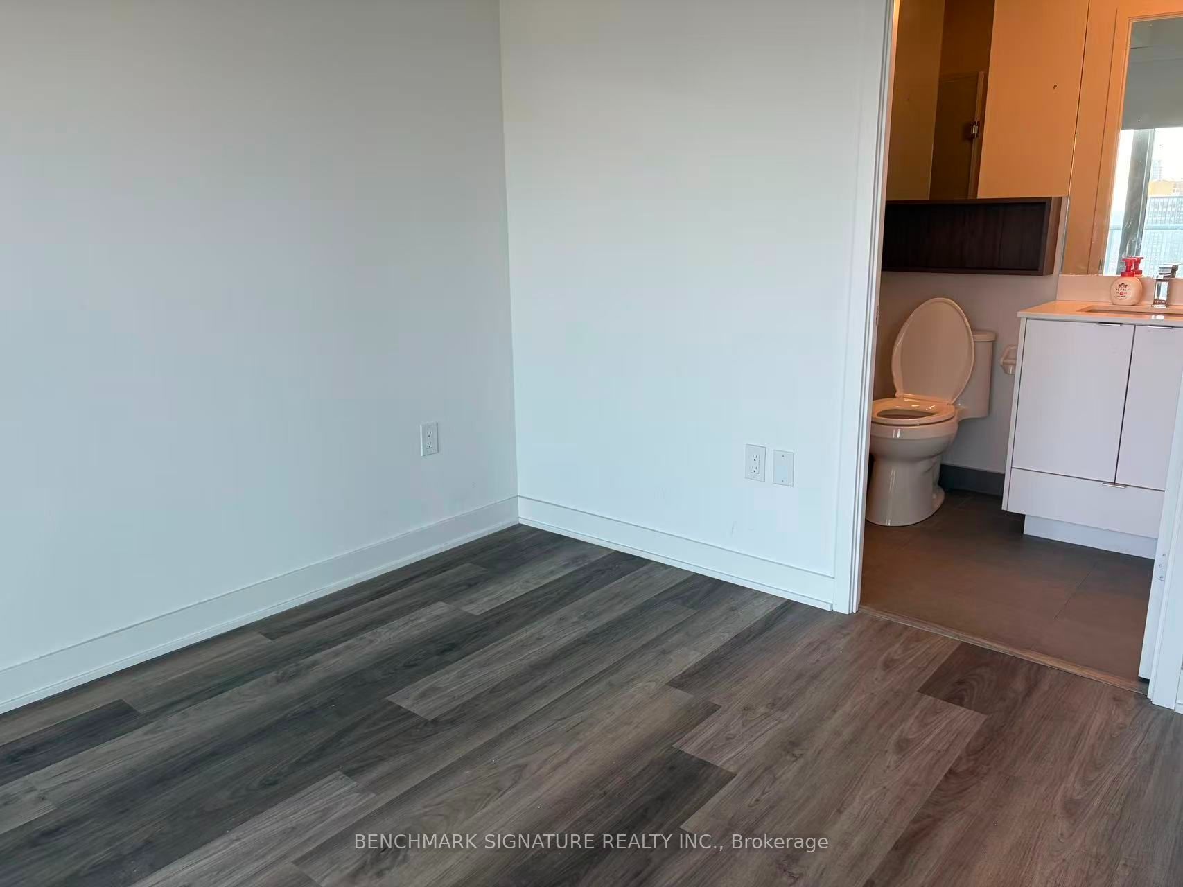100 Dalhousie Street 5007, Toronto, ON M5B 0C7 photo 4
