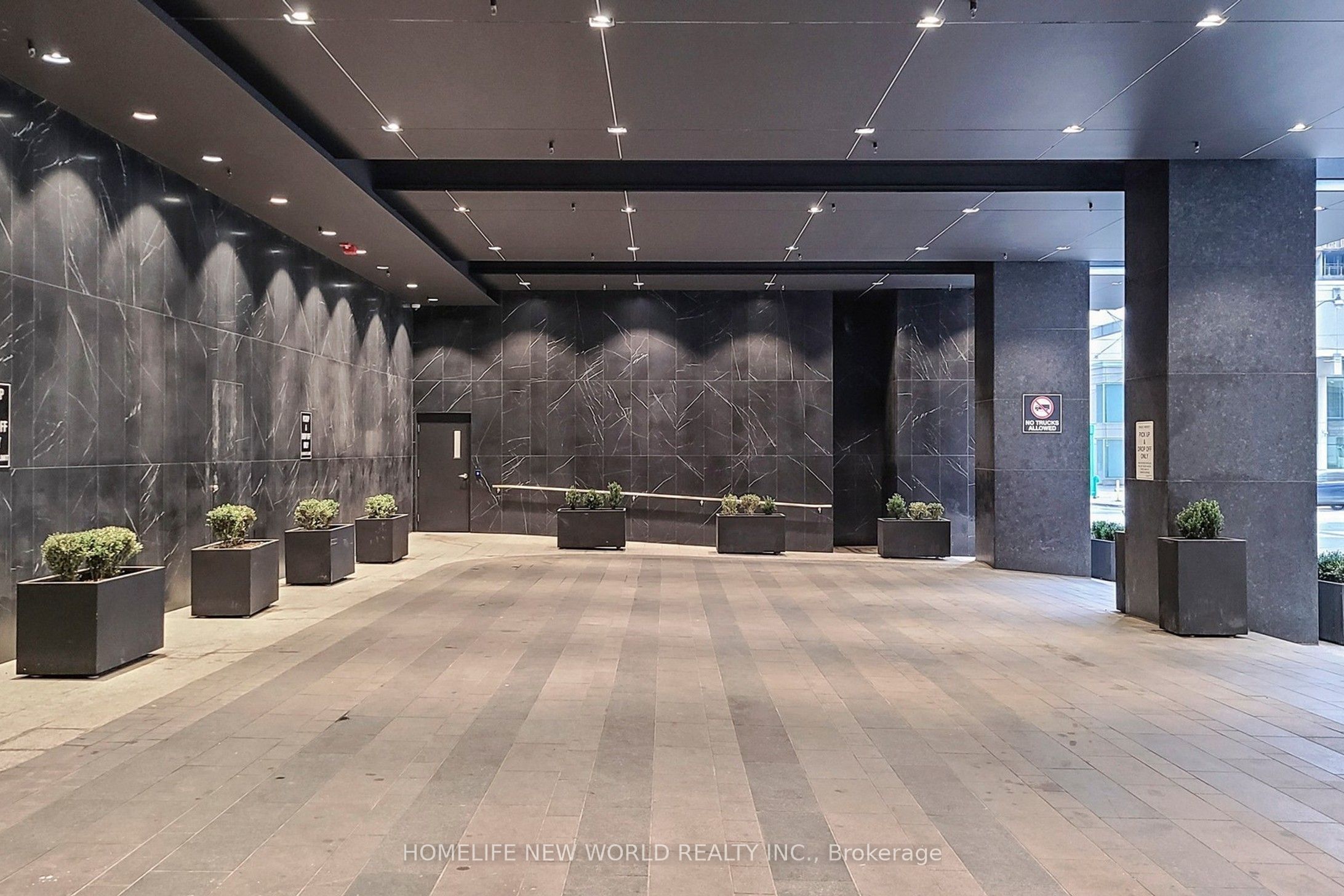 488 University Avenue 4501, Toronto, ON M5G 0C1 photo 4