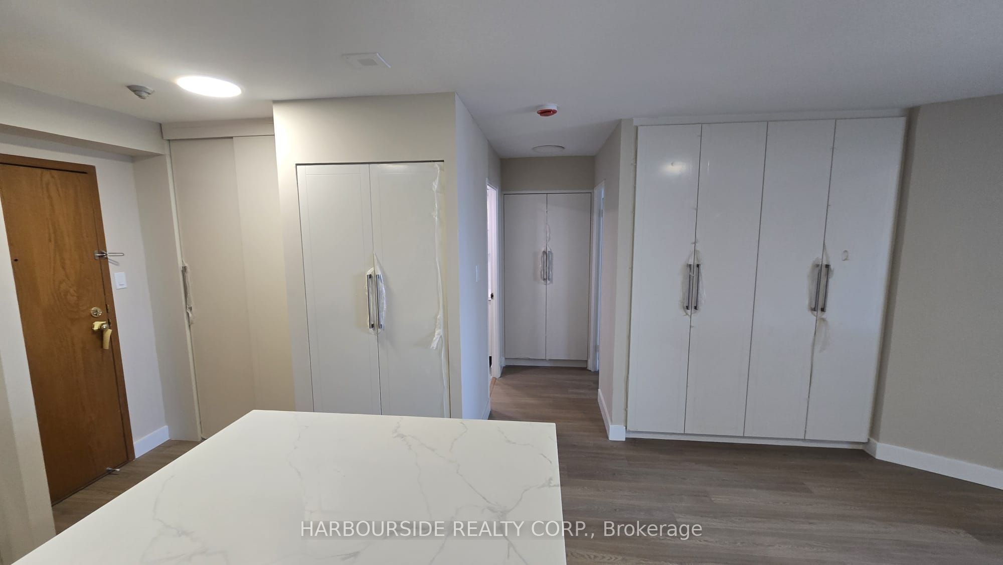 44 St Joseph Street 1413, Toronto, ON M4Y 2W4 photo 3