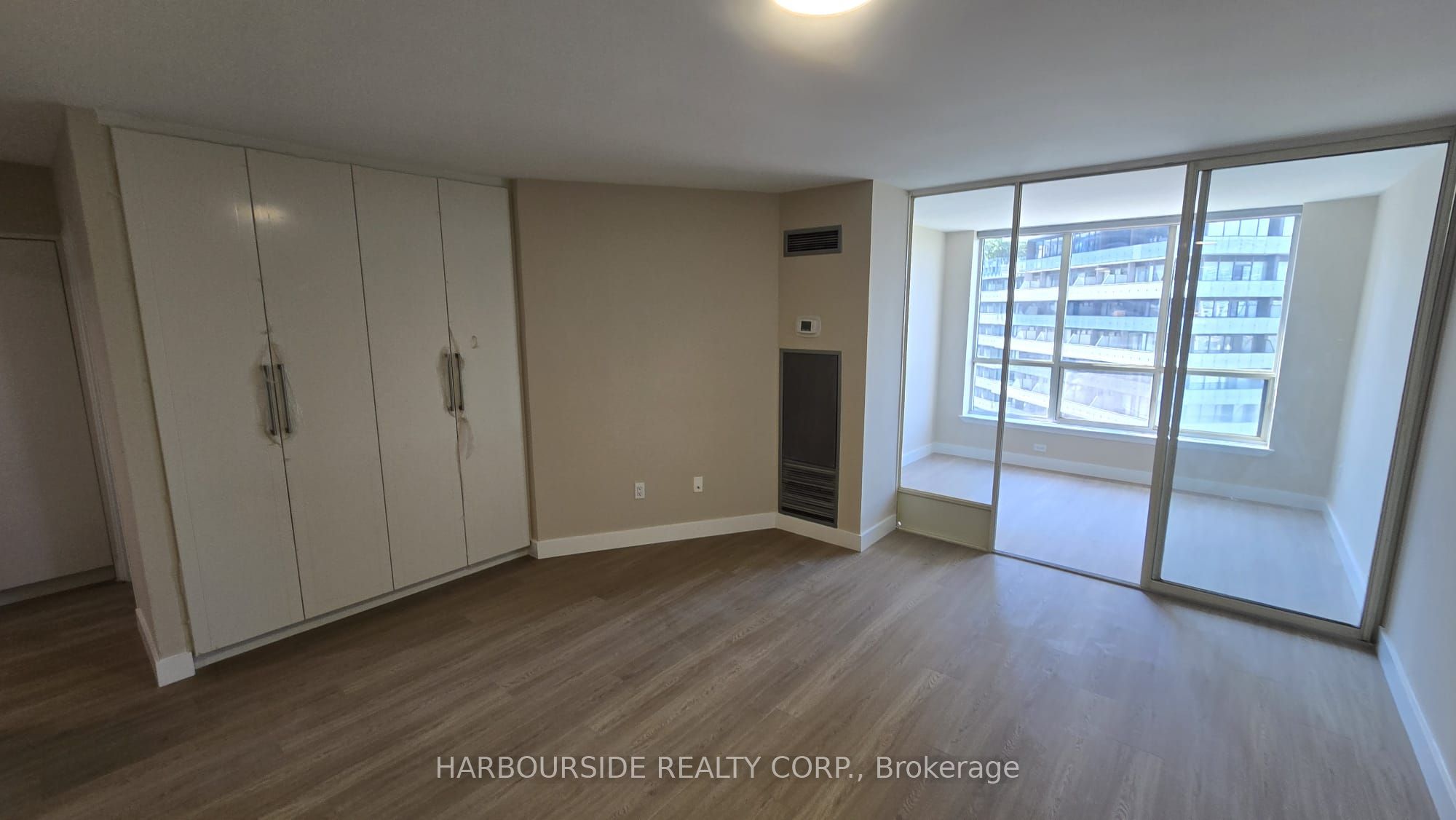 44 St Joseph Street 1413, Toronto, ON M4Y 2W4 photo 4
