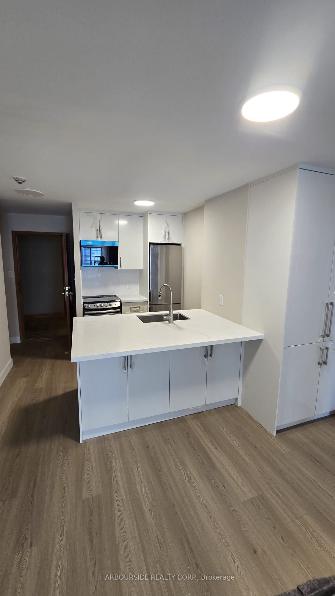 44 St Joseph Street 2701, Toronto, ON M4Y 2W4 photo 2