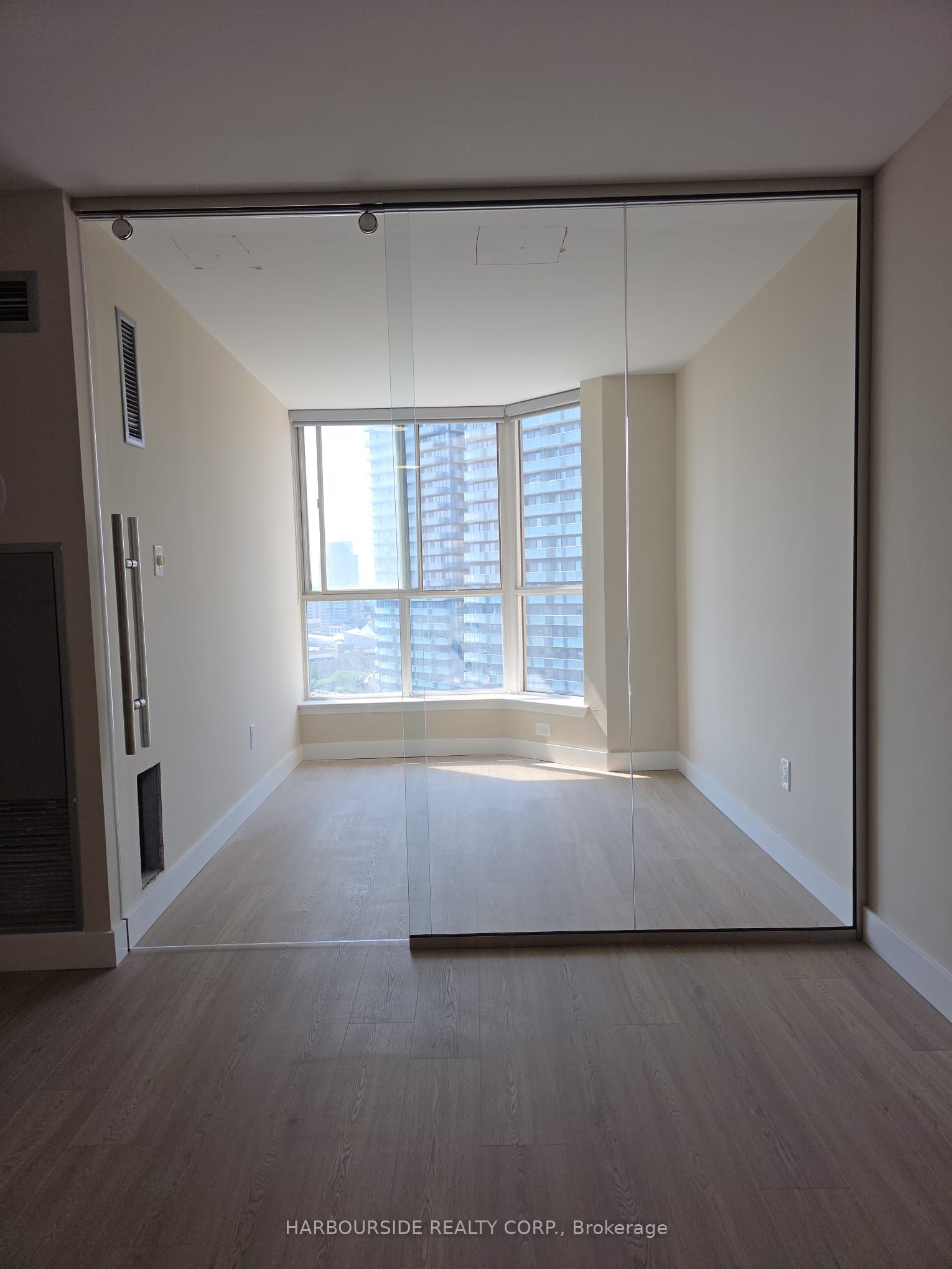 44 St Joseph Street 2701, Toronto, ON M4Y 2W4 photo 4