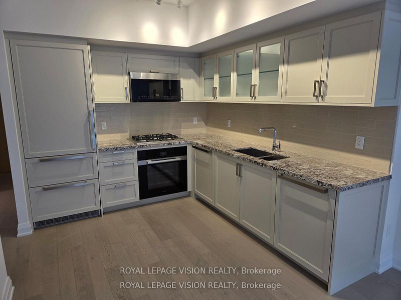 505 Glencairn Avenue 206, Toronto, ON M6B 0B2 photo 2