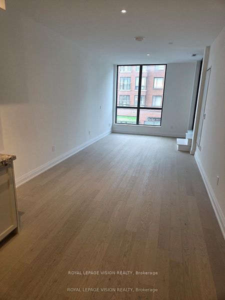 505 Glencairn Avenue 206, Toronto, ON M6B 0B2 photo 5