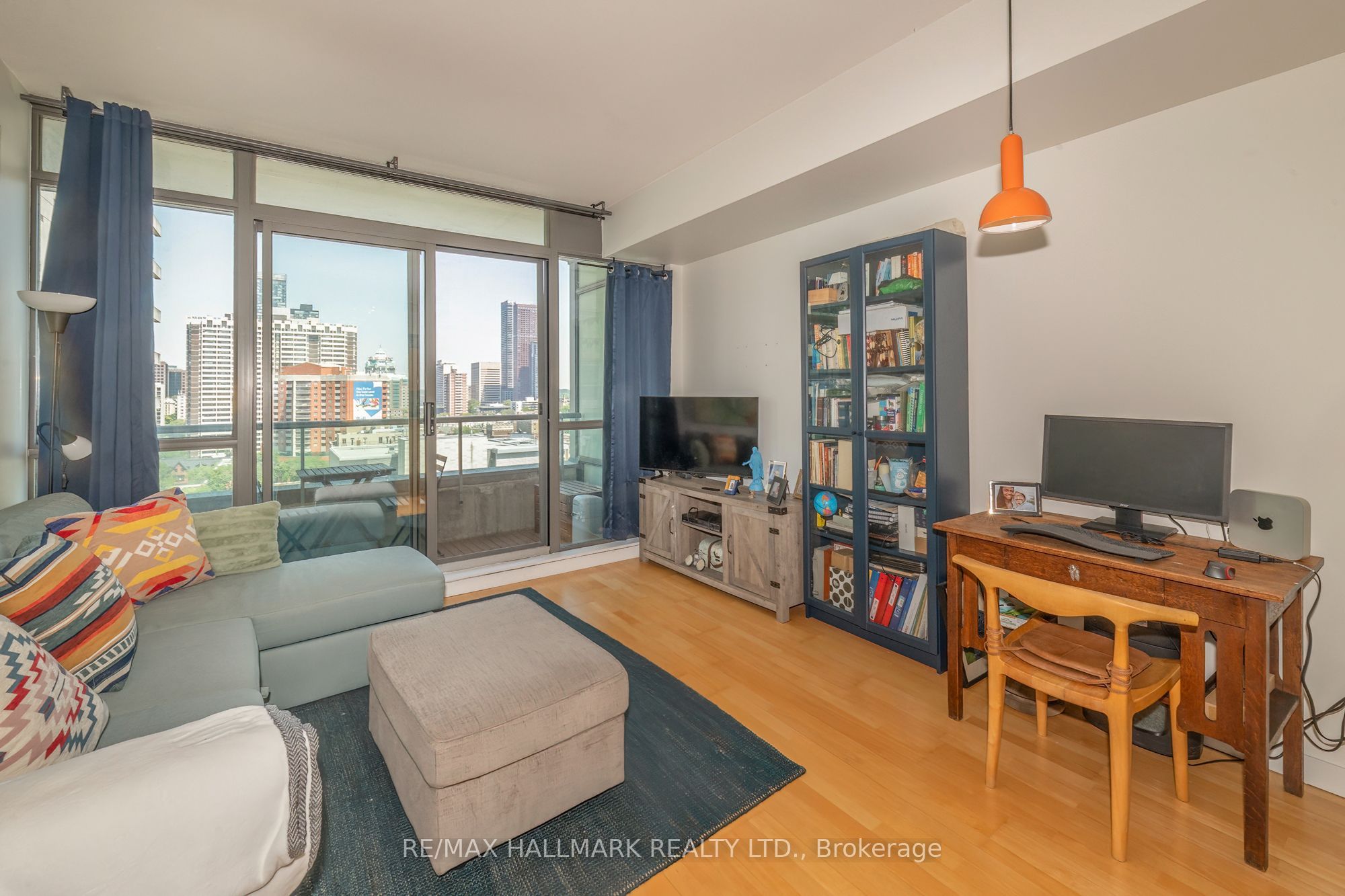 281 Mutual Street 1506, Toronto, ON M4Y 3C4 photo 3