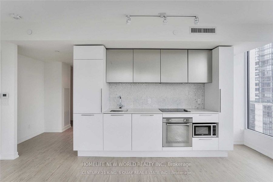 85 Wood Street 1216, Toronto, ON M4Y 0E8 photo 3