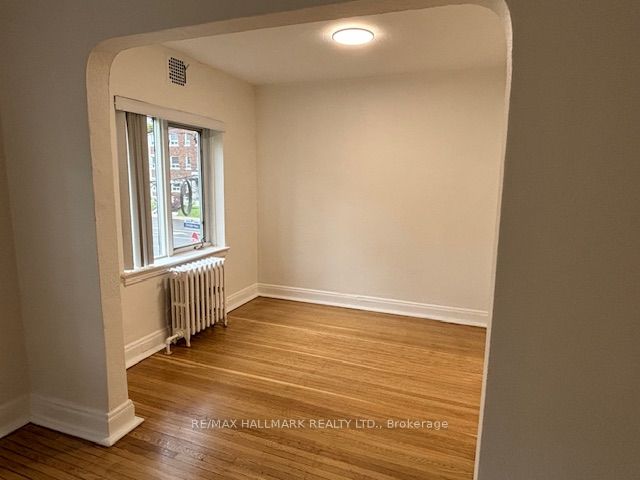 111 Oriole Parkway 202, Toronto, ON M5P 2G9 photo 5