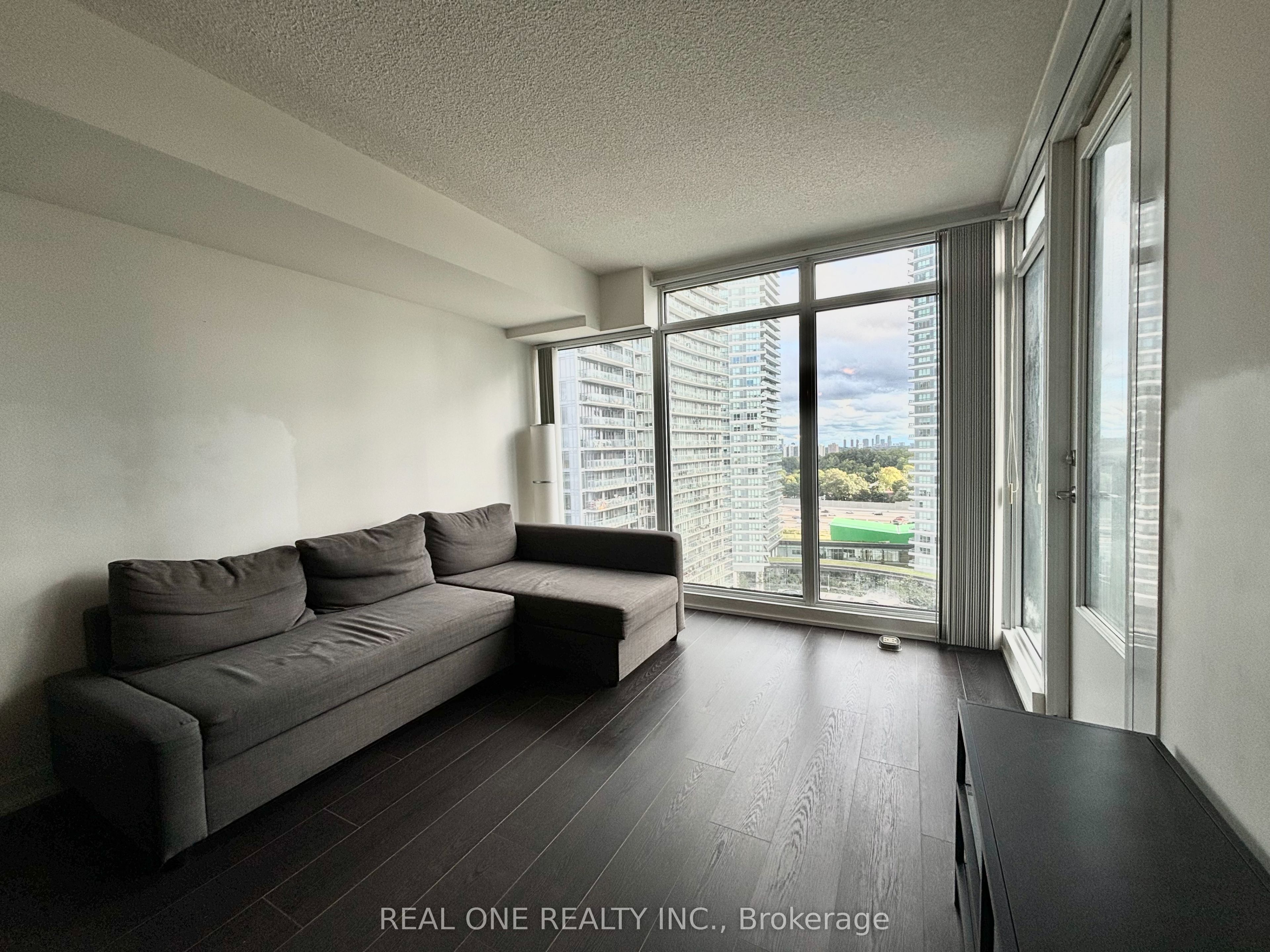 72 Esther Shiner Boulevard 1705, Toronto, ON M2K 0C4 photo 5