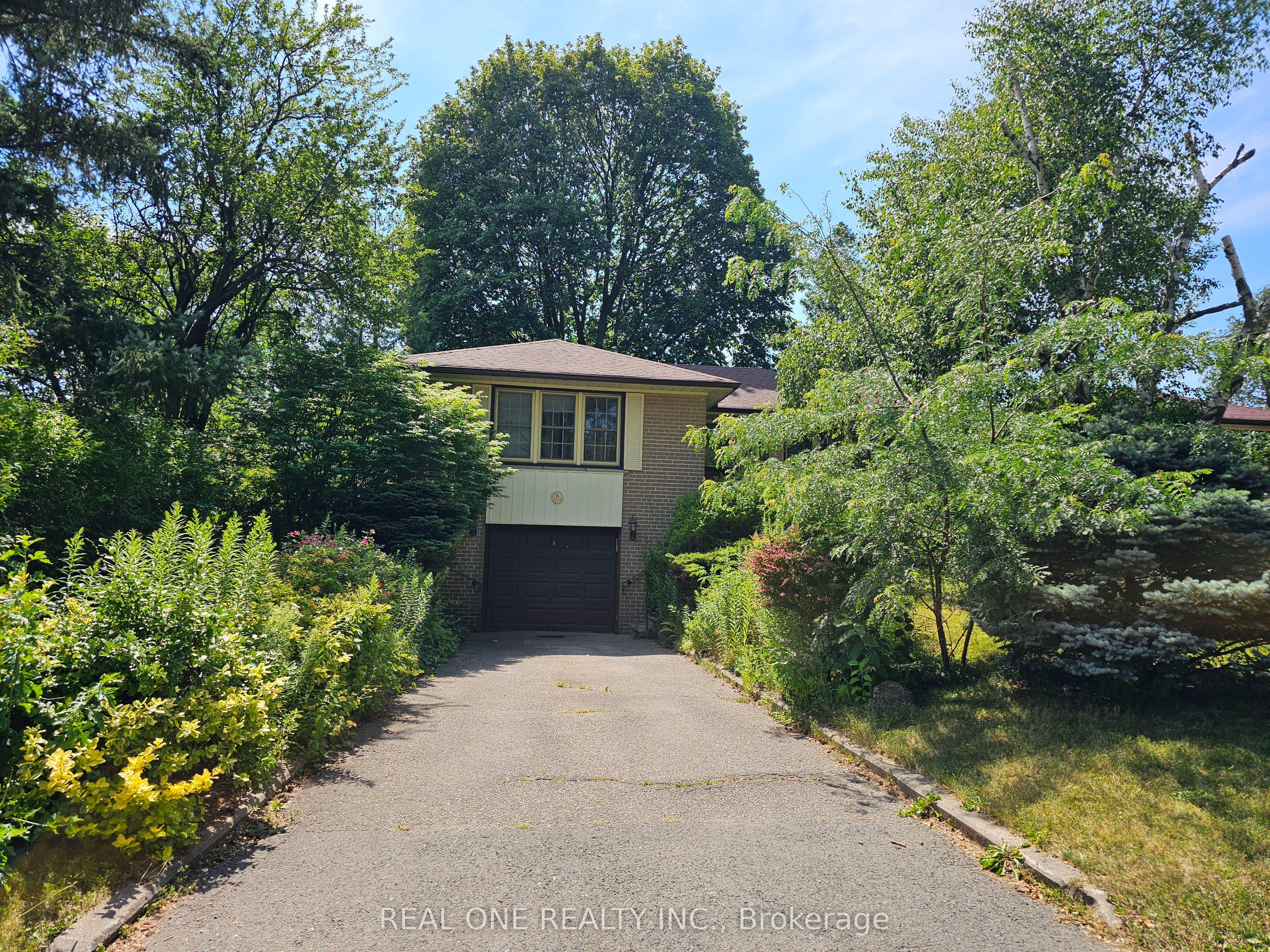 6 Fairhill Crescent, Toronto, ON M3A 1N6