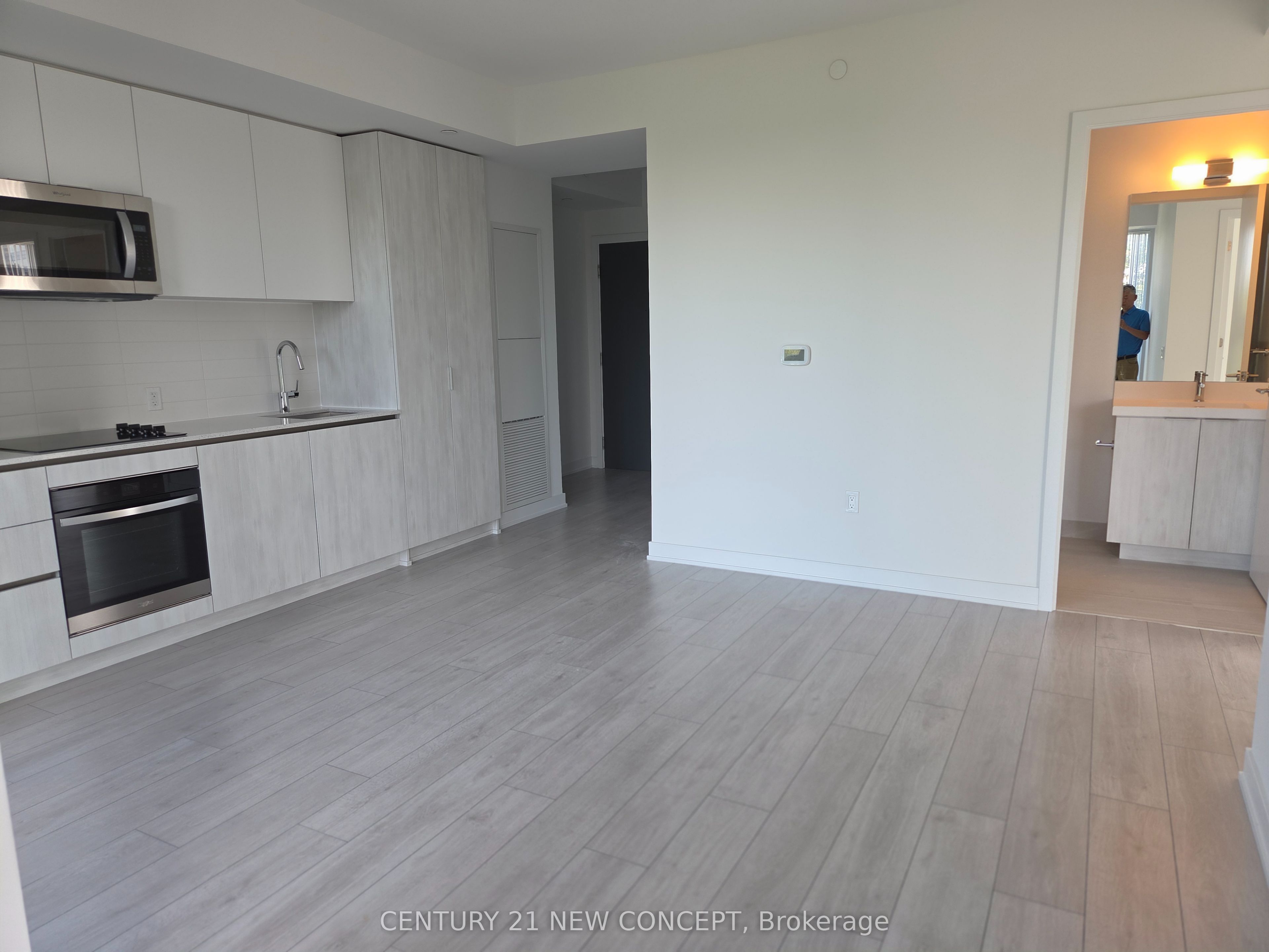 5858 Yonge Street 323, Toronto, ON M2M 0C6 photo 3