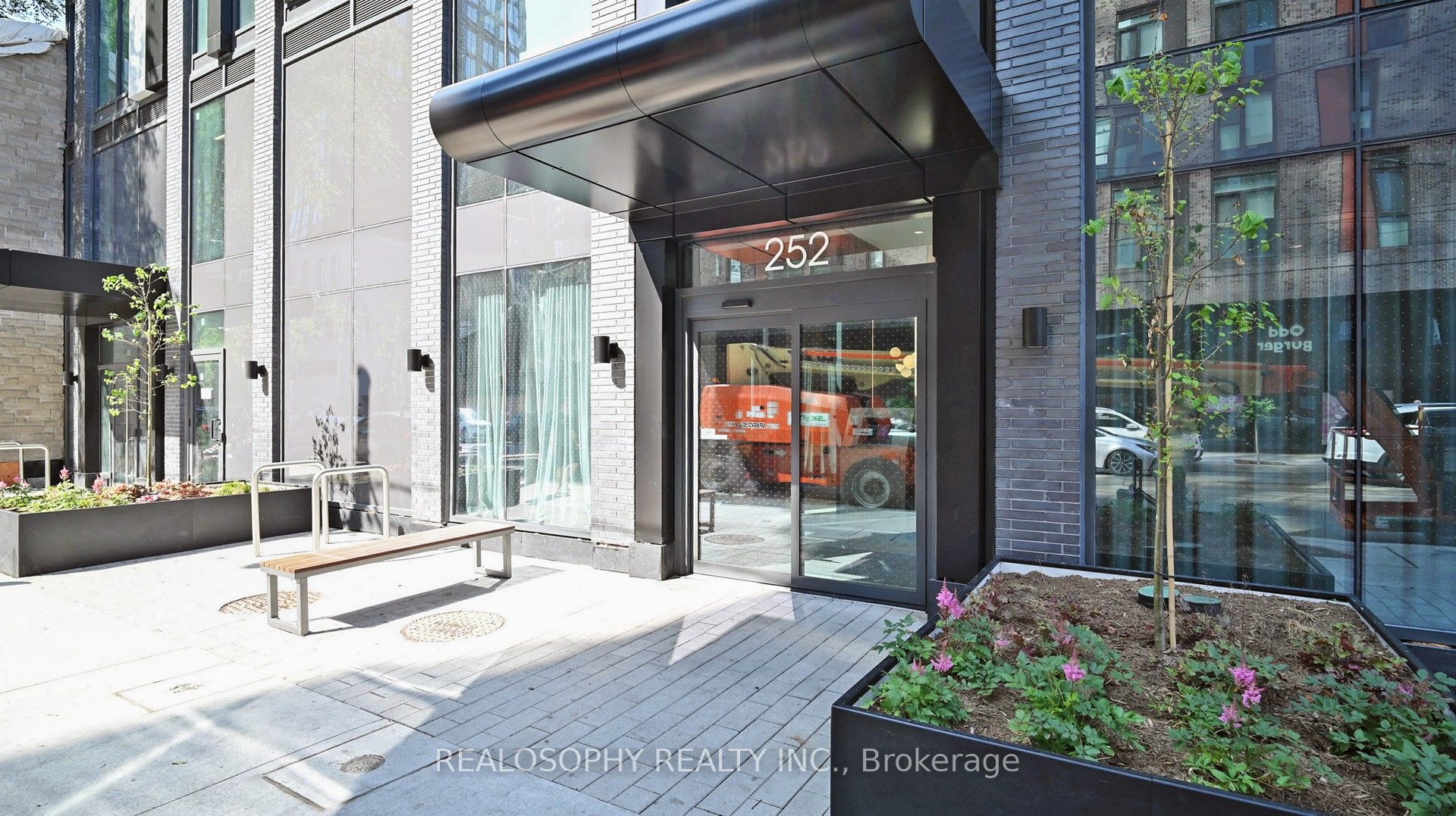 252 Church Street 5207, Toronto, ON M5B 0E6 photo 3