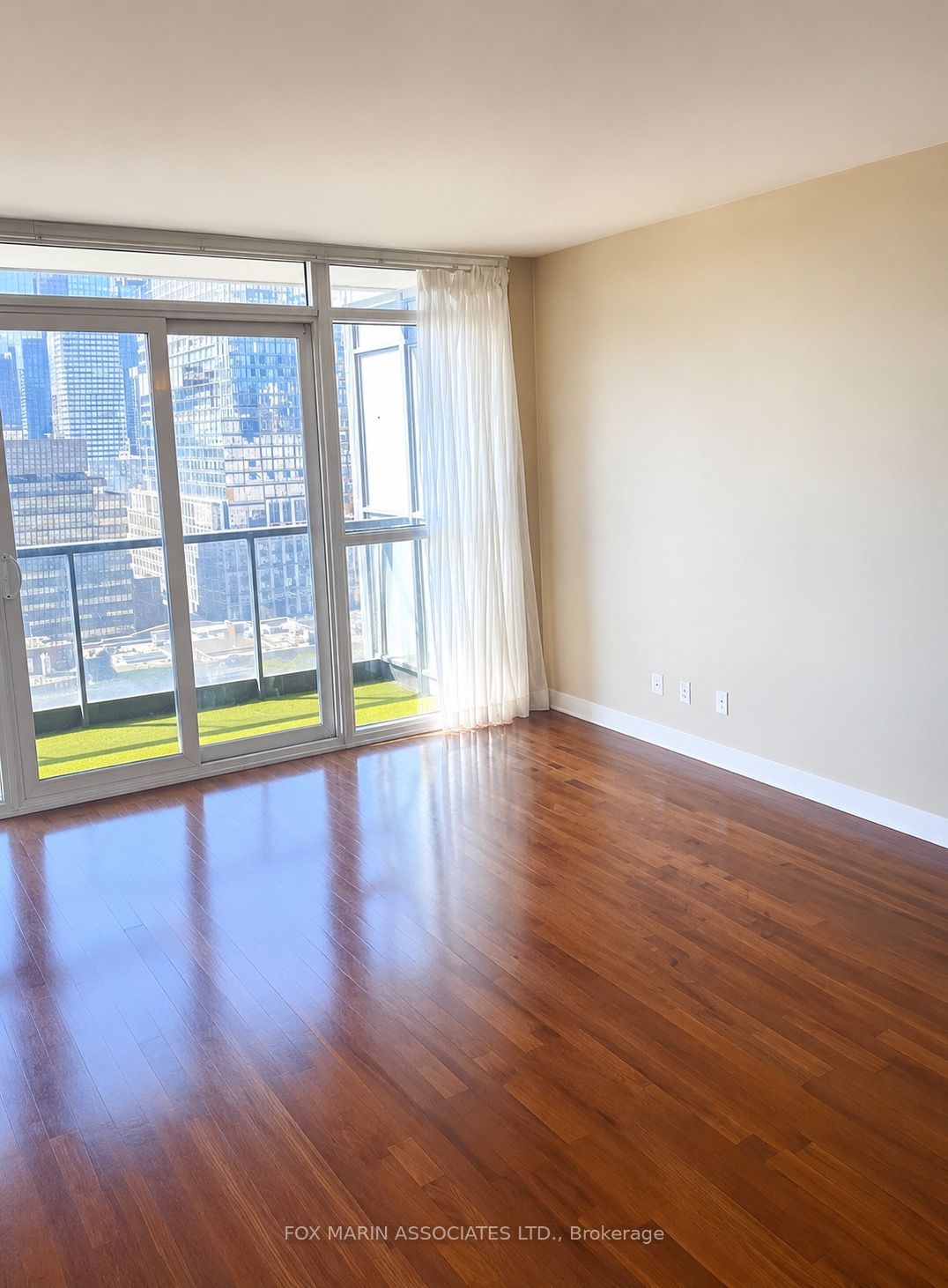 25 Carlton Street 1902, Toronto, ON M5B 1L4 photo 2