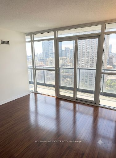 25 Carlton Street 1902, Toronto, ON M5B 1L4 photo 3