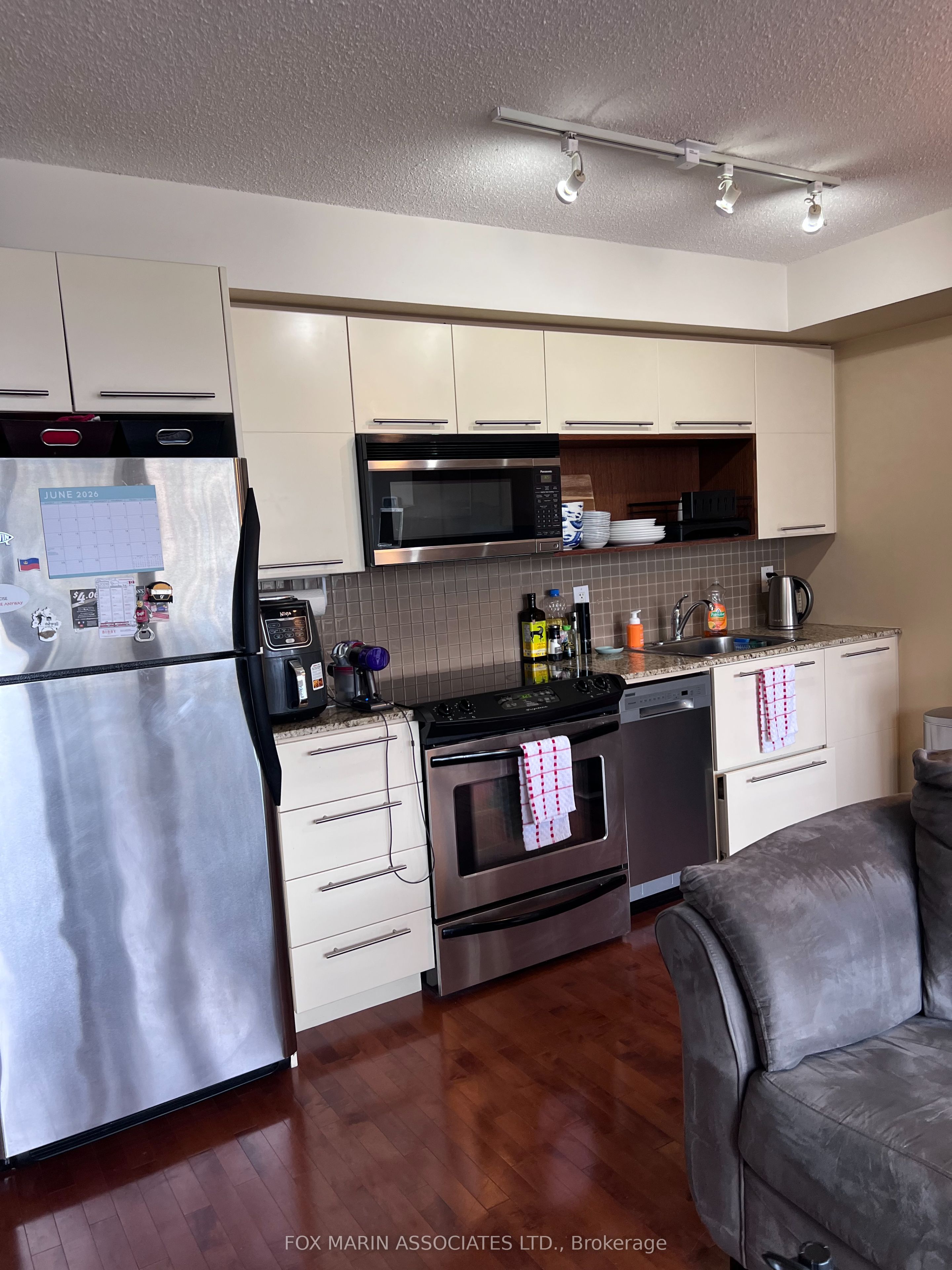 25 Carlton Street 1902, Toronto, ON M5B 1L4 photo 5