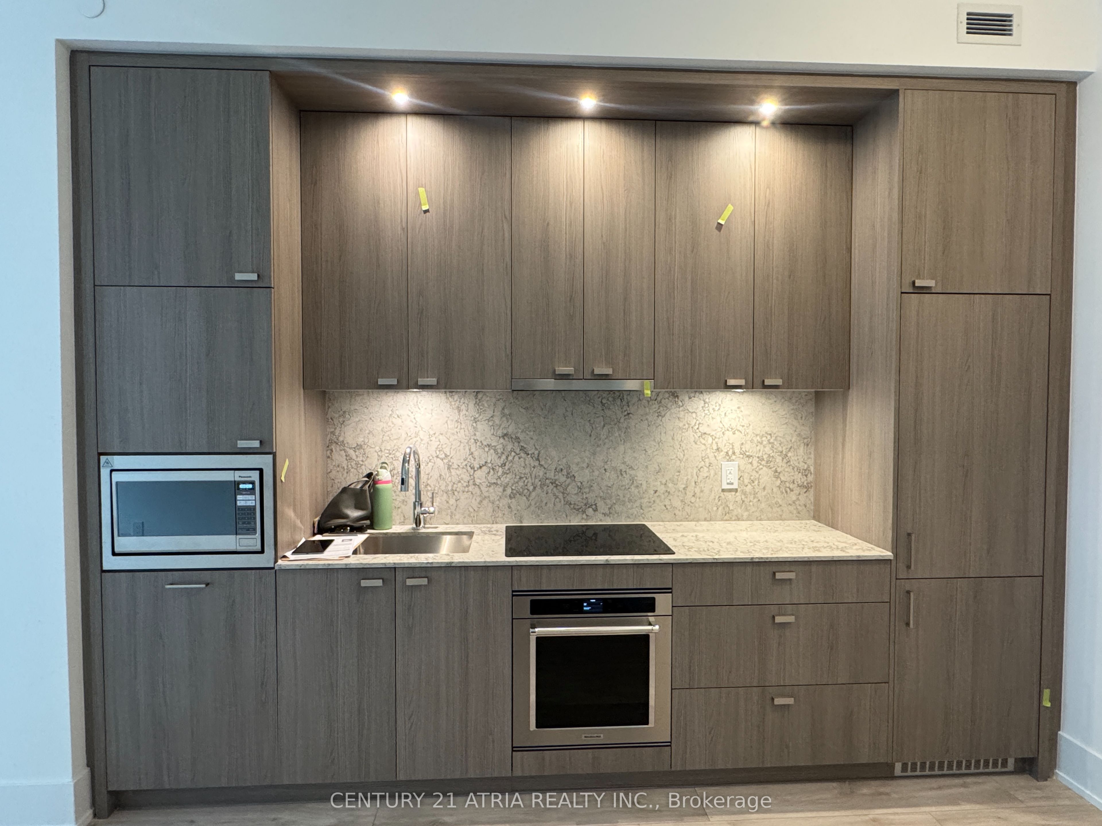 115 Denison Avenue 402, Toronto, ON M5T 2N1
