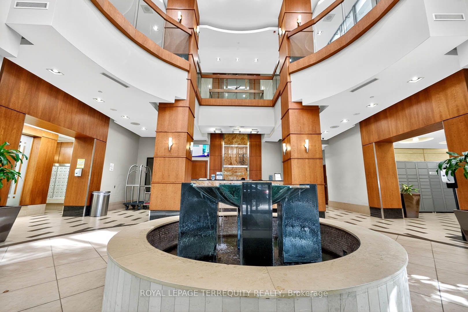 10 Northtown Way 2510, Toronto, ON M2N 7L4 photo 3