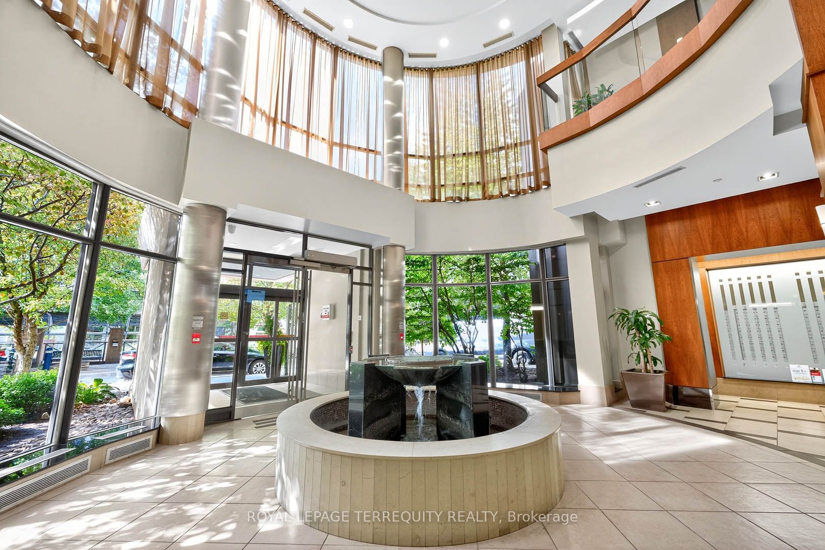 10 Northtown Way 2510, Toronto, ON M2N 7L4 photo 5