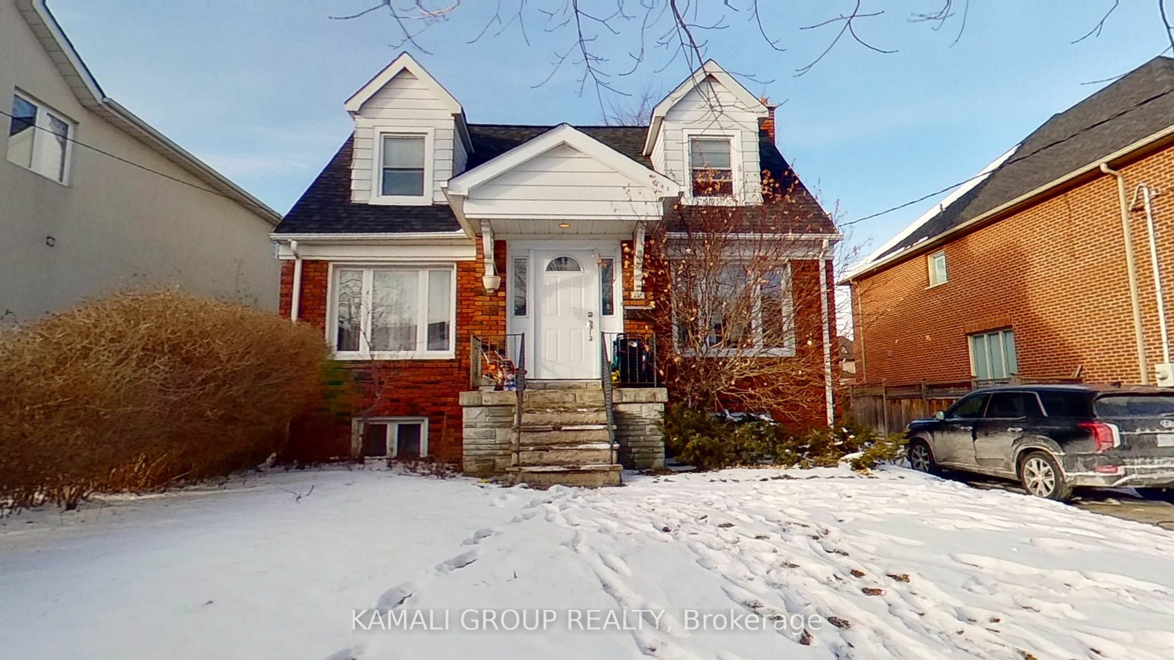 138 Johnston Avenue MAIN, Toronto, ON M2N 1H2