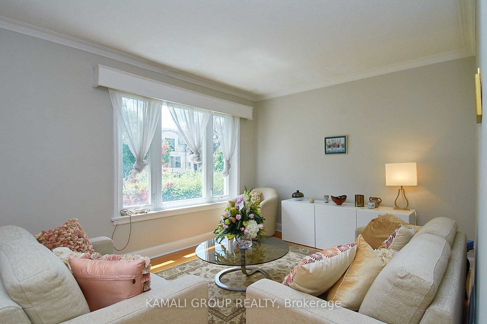 138 Johnston Avenue MAIN, Toronto, ON M2N 1H2 photo 3
