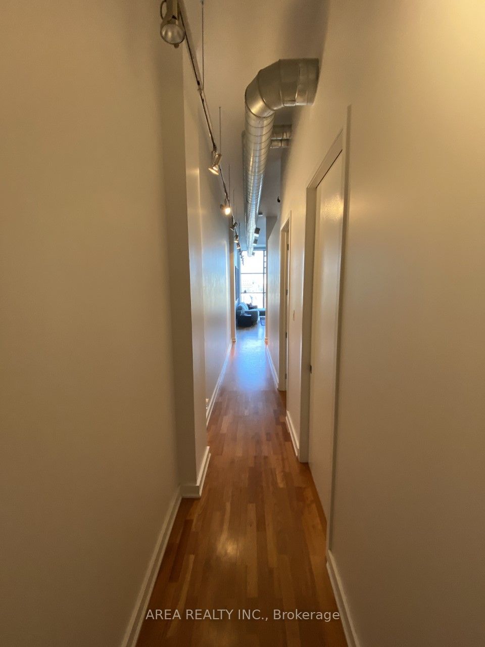 43 Hanna Avenue 602, Toronto, ON M6K 1X1 photo 3