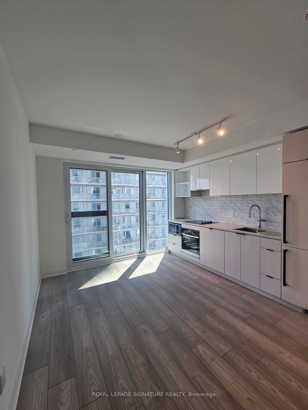 252 Church Street 3006, Toronto, ON M5B 0E6