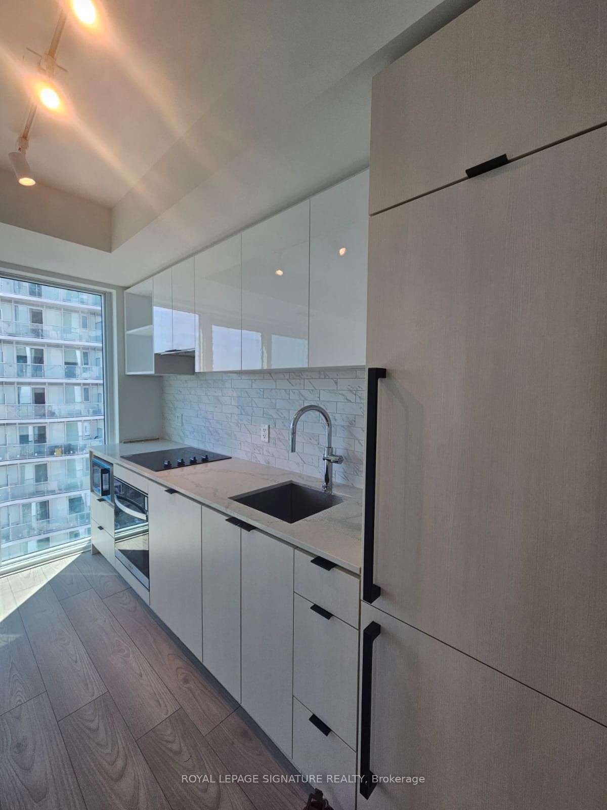 252 Church Street 3006, Toronto, ON M5B 0E6 photo 3