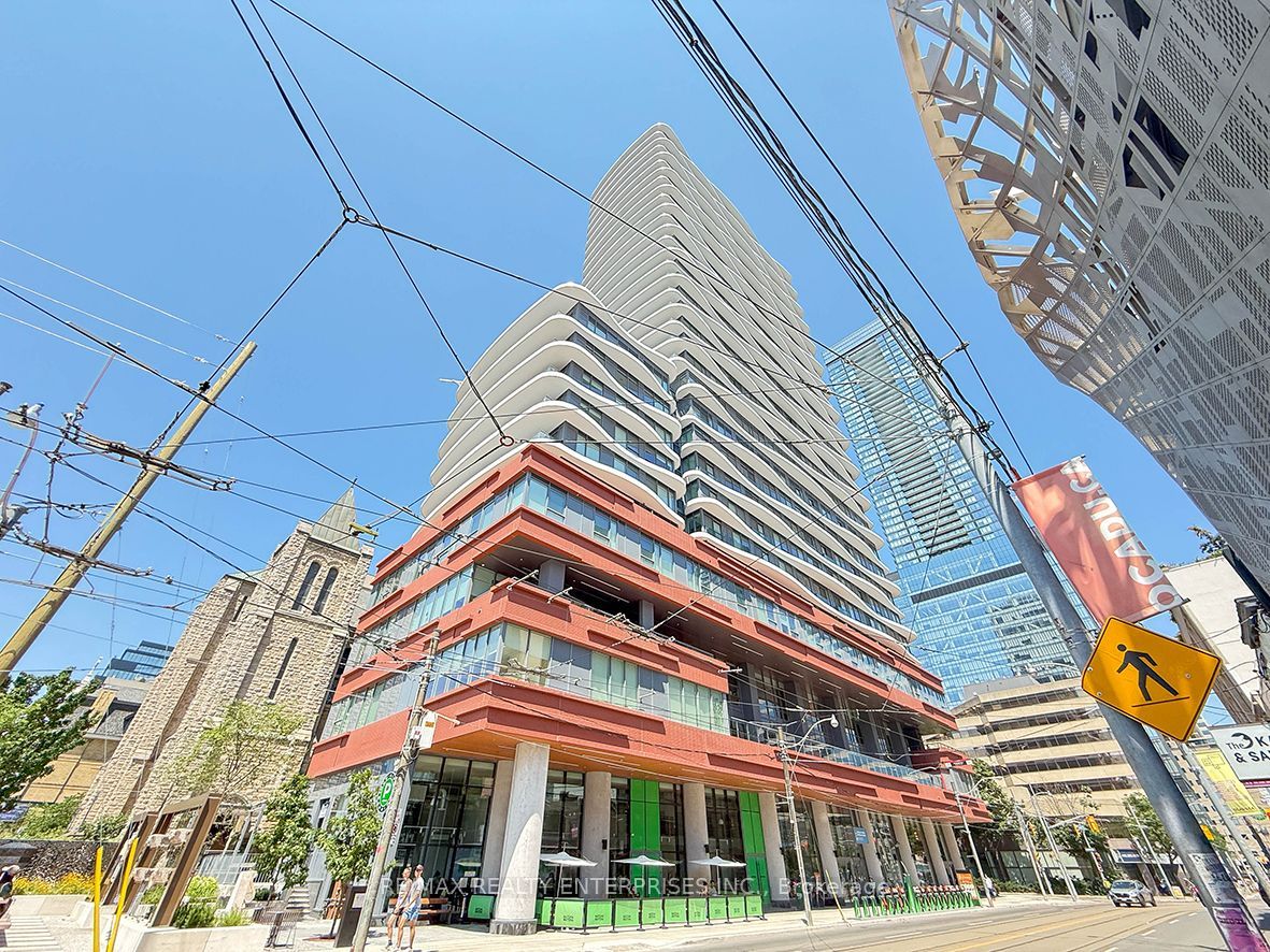 280 Dundas Street W 514, Toronto, ON M5T 1V4