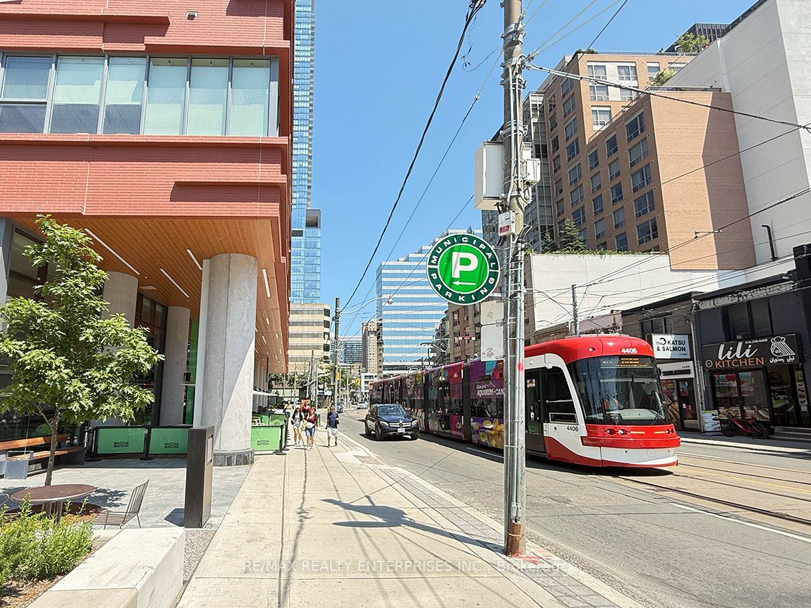 280 Dundas Street W 514, Toronto, ON M5T 1V4 photo 2