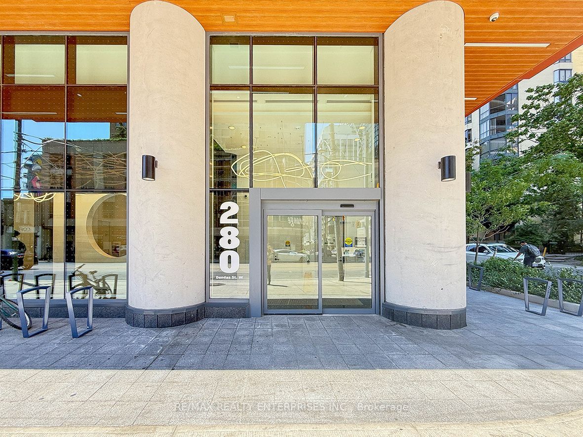 280 Dundas Street W 514, Toronto, ON M5T 1V4 photo 3
